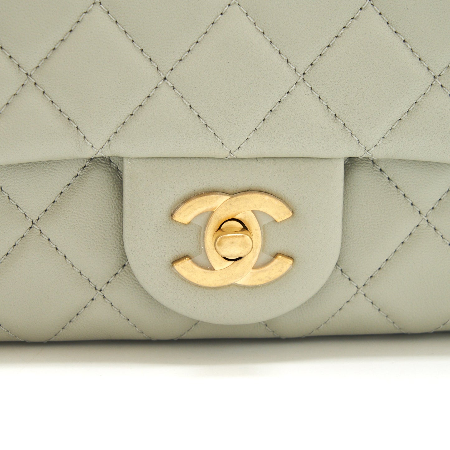 Chanel 22C light Pearl Crush mini Flap Bag Lambskin light Grey