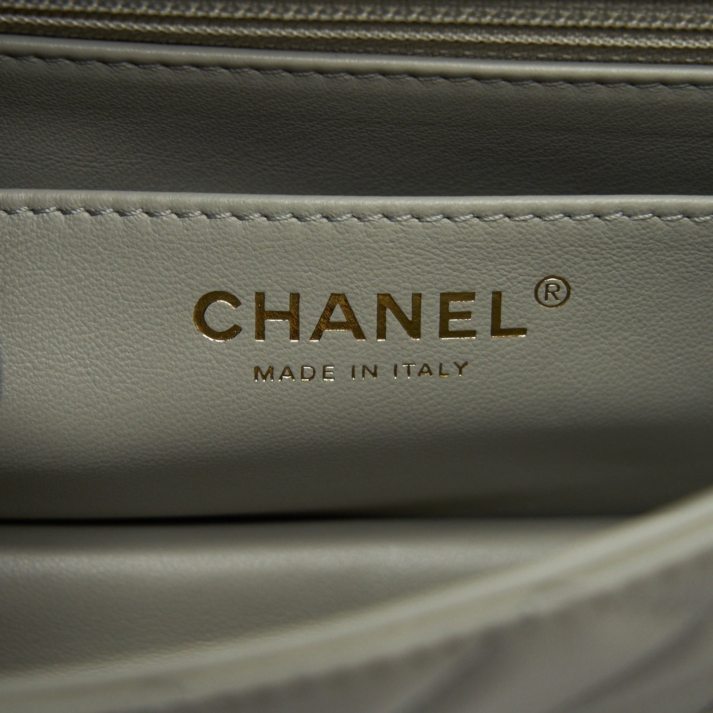 Chanel 22C light Pearl Crush mini Flap Bag Lambskin light Grey