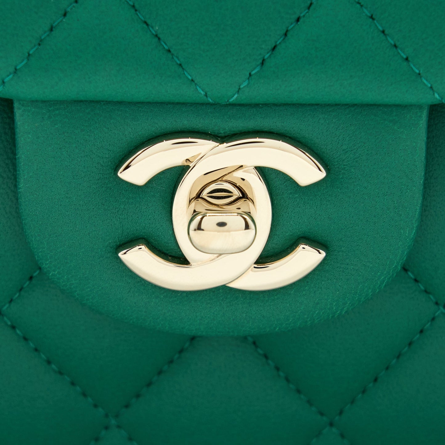 Chanel Small Classic Double Flap Bag Lambskin Green L(Microchip)