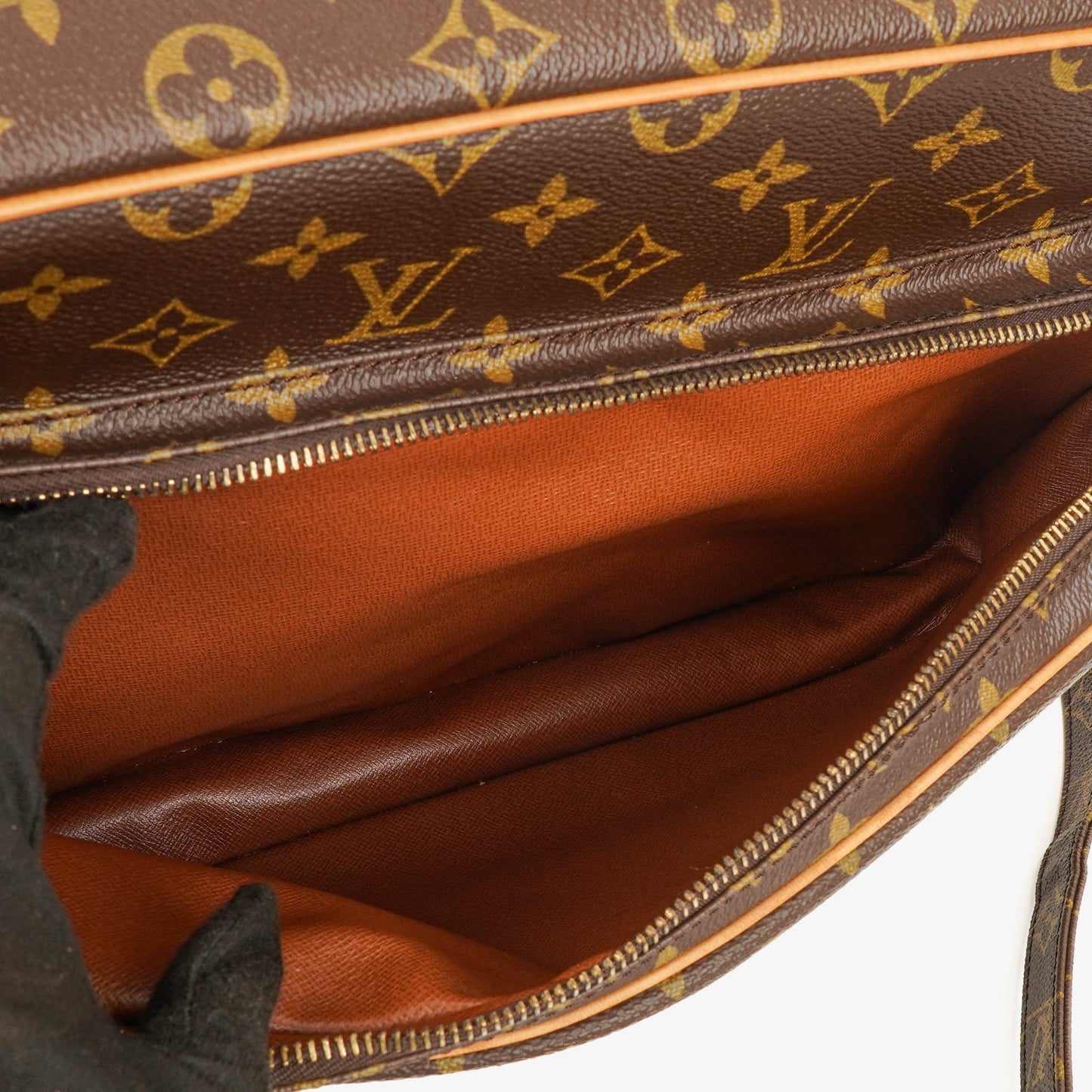 Louis Vuitton Nile GM Monogram Canvas Crossbody Bag