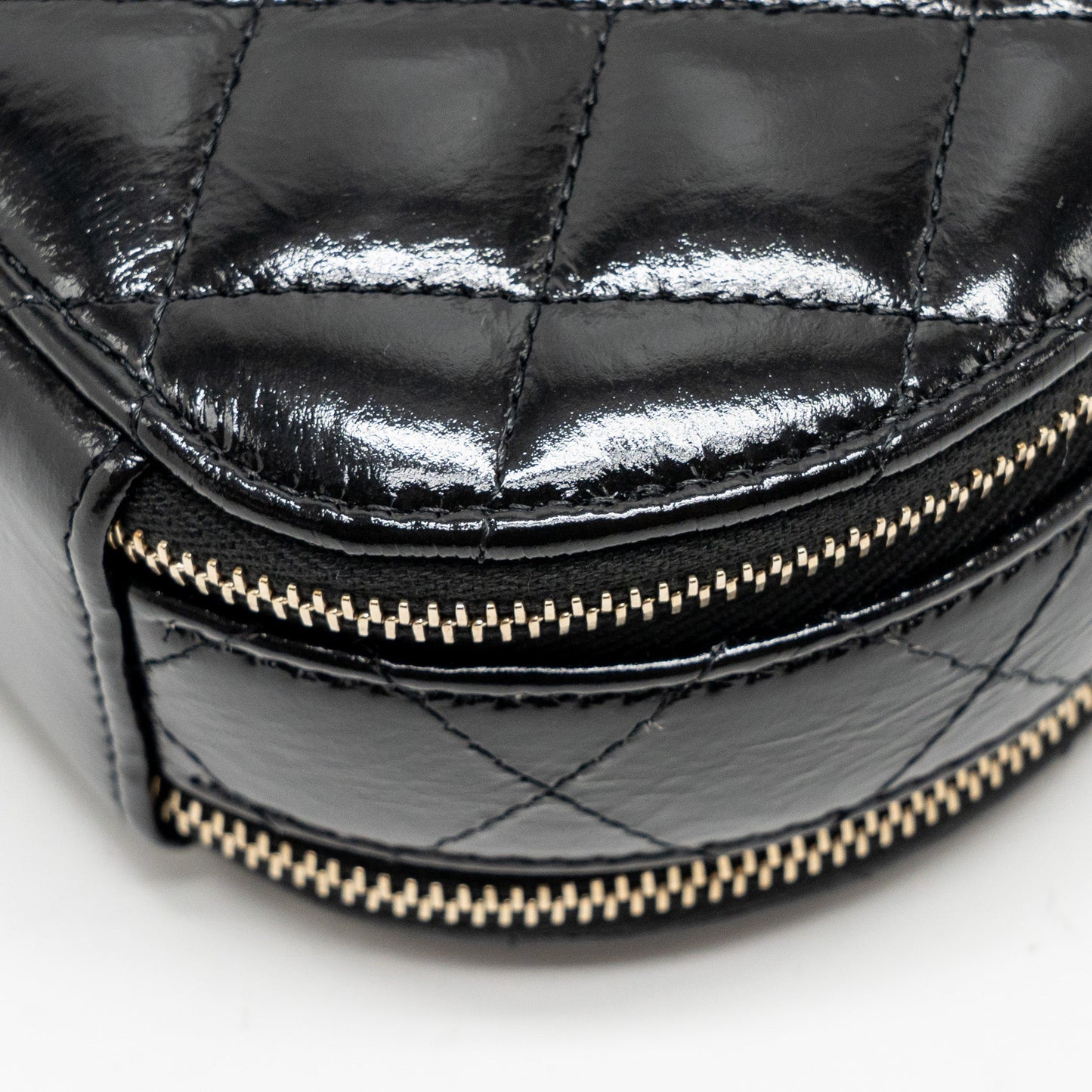 Chanel 22B Top Handle Mini Round Vanity Case With Chain Shiny Lambskin Black L (Microchip)