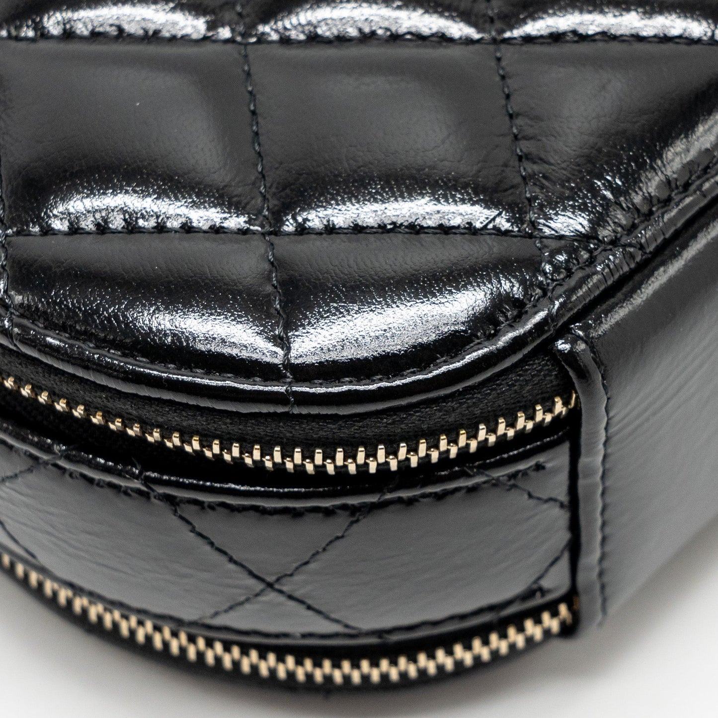 Chanel 22B Top Handle Mini Round Vanity Case With Chain Shiny Lambskin Black L (Microchip)