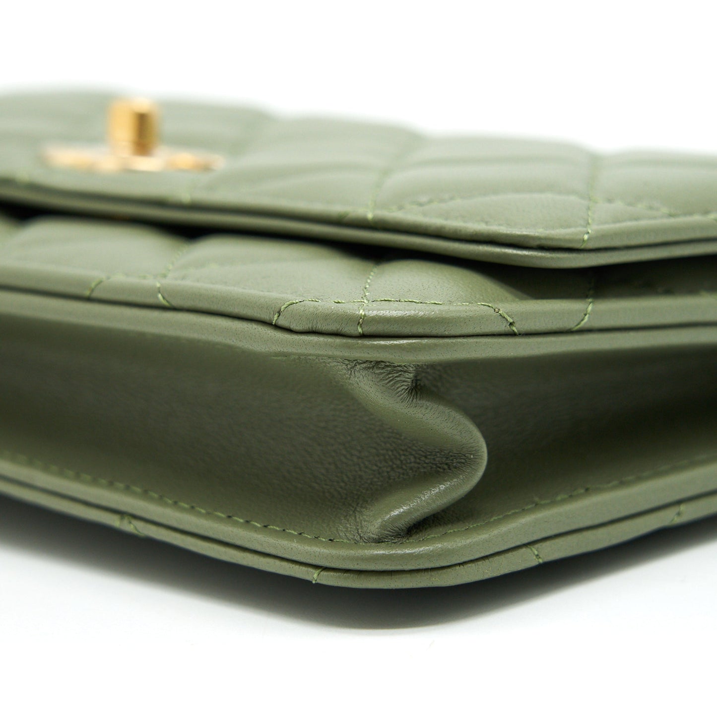 Chanel 21B Green  Pearl Crush Wallet On Chain