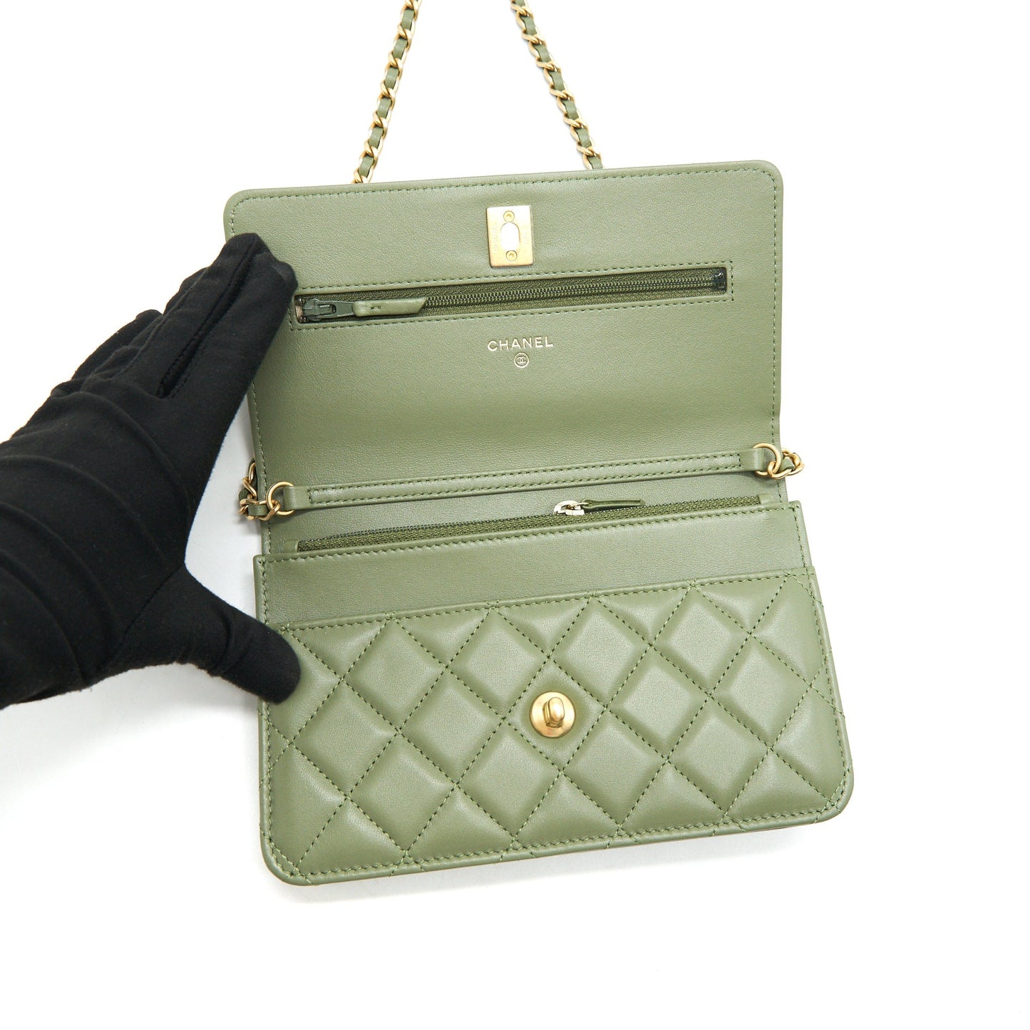 Chanel 21B Green  Pearl Crush Wallet On Chain