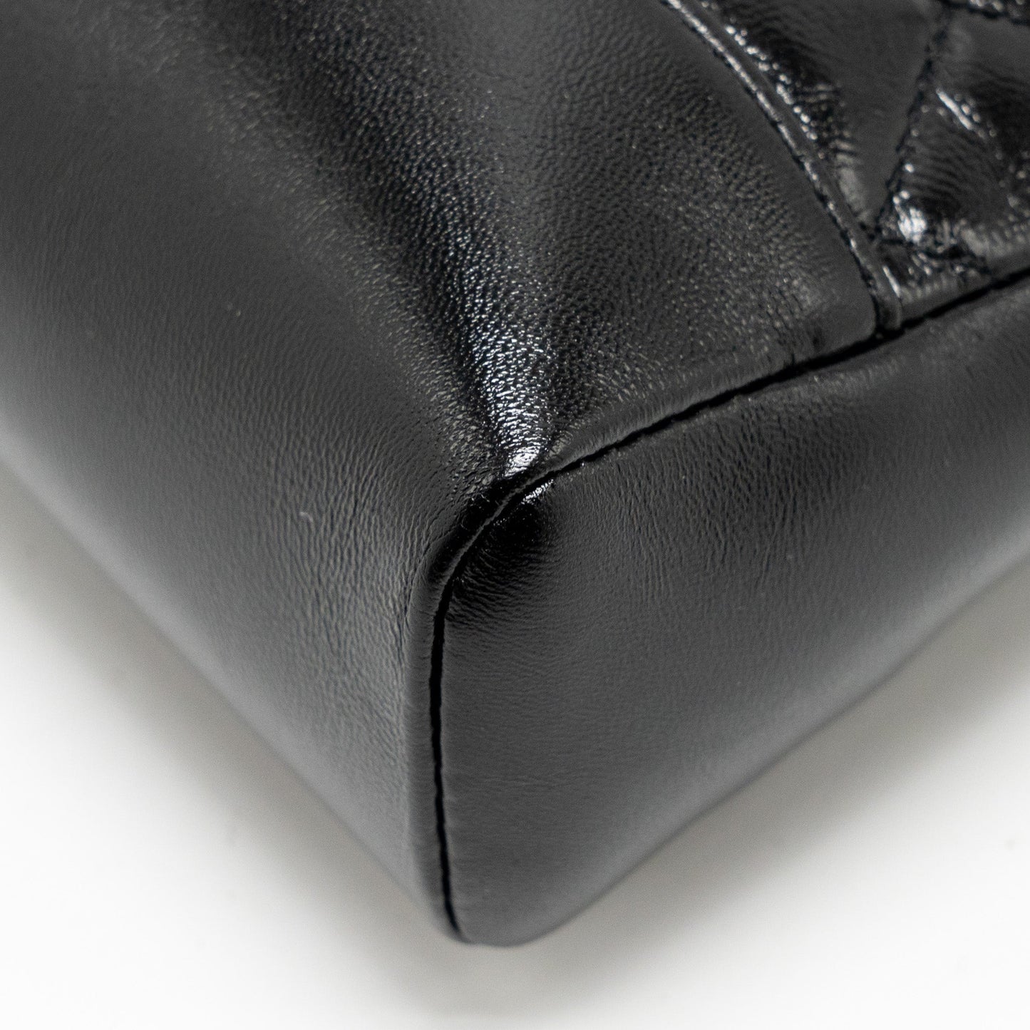 Chanel Mini 31 bag Shiny Calfskin Black L (Microchip)