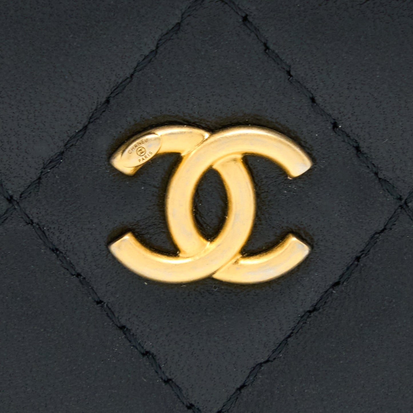 Chanel Pear Crush Long Vanity With Chain Lambskin Black