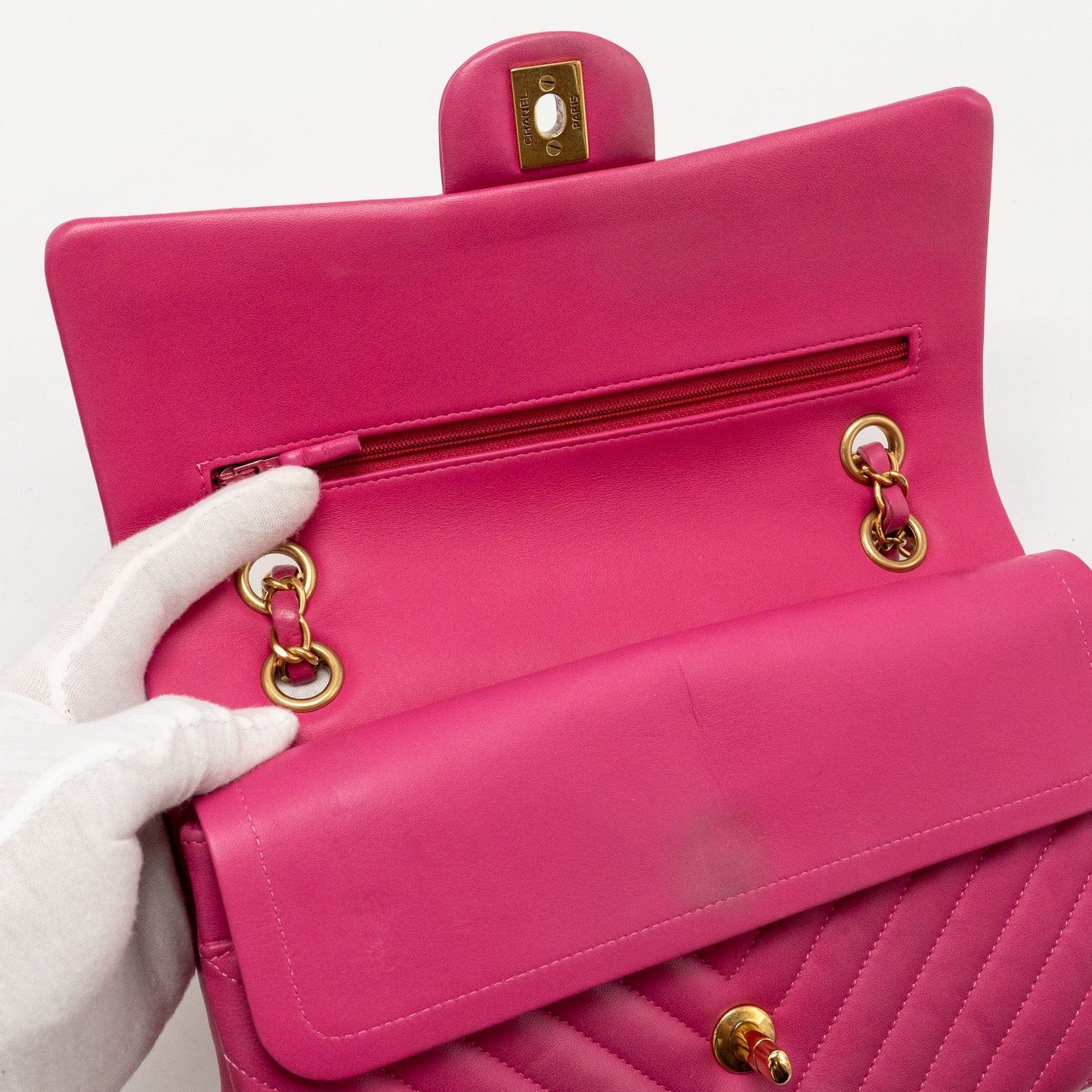 Chanel Medium chevron Classic Double flap bag lambskin pink