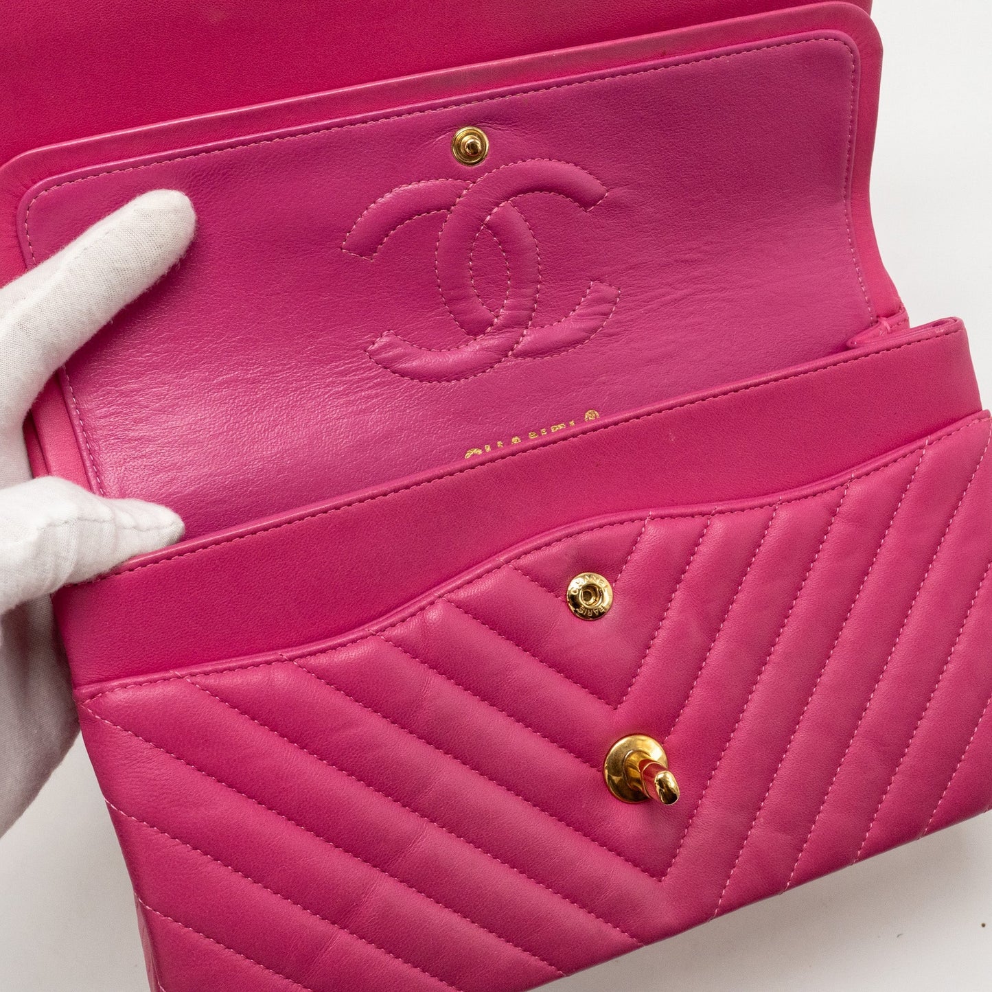 Chanel Medium chevron Classic Double flap bag lambskin pink