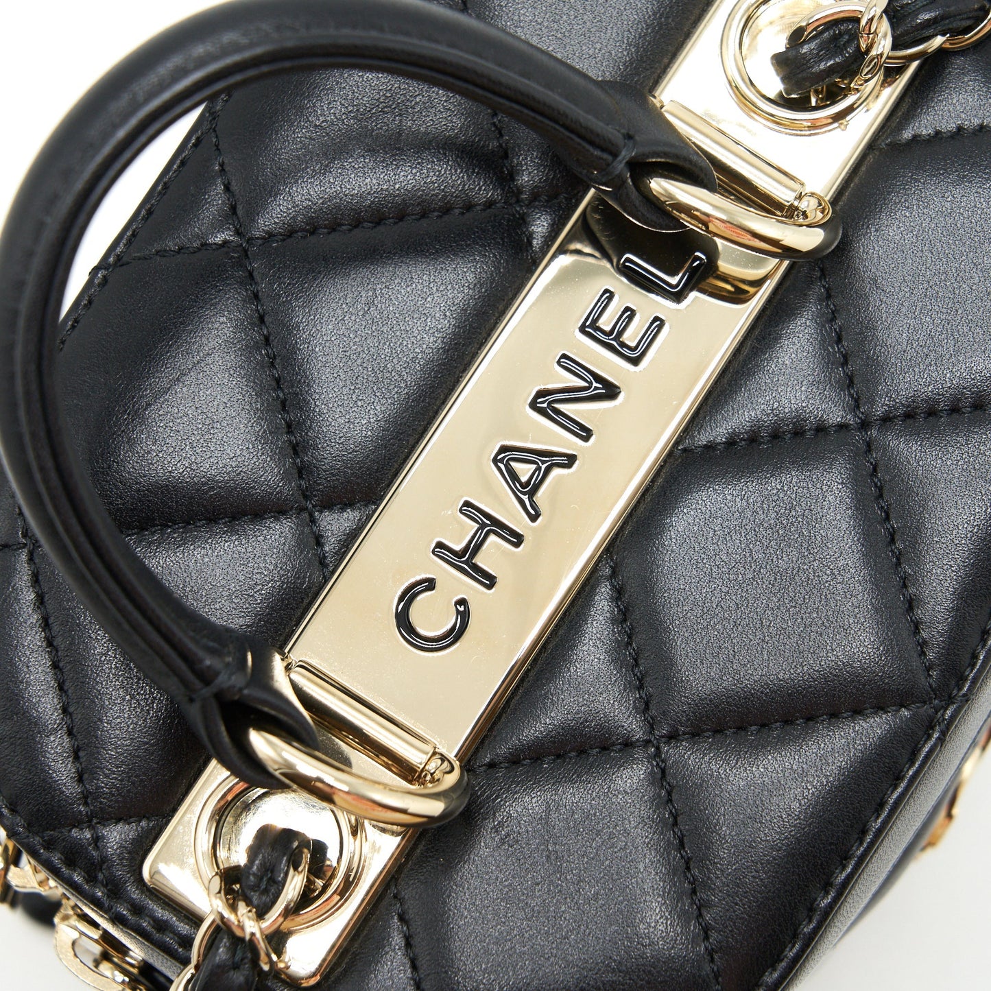 Chanel Trendy CC Round Vanity Case Crossbody Bag Lambskin Black L
