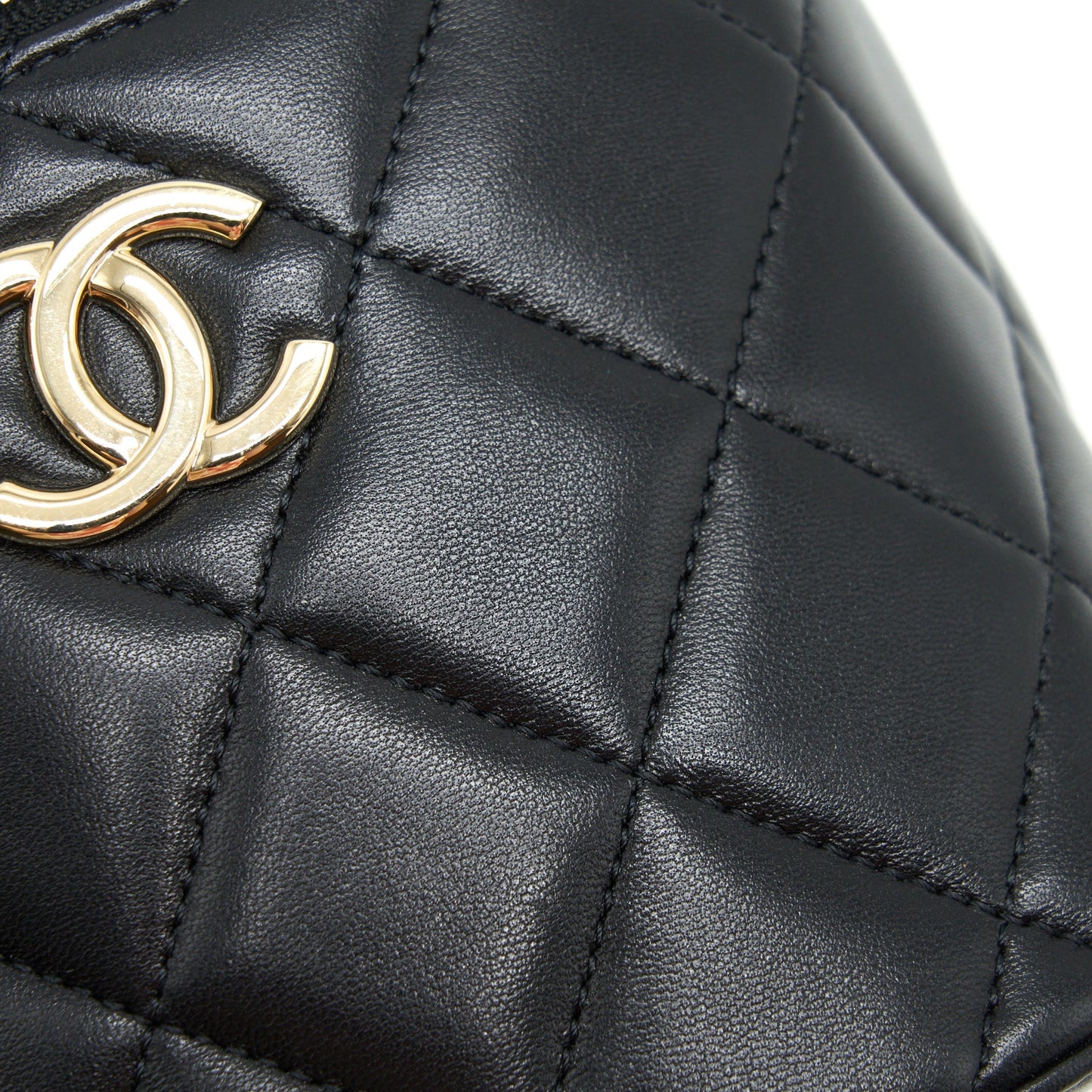 Chanel Trendy CC Round Vanity Case Crossbody Bag Lambskin Black L