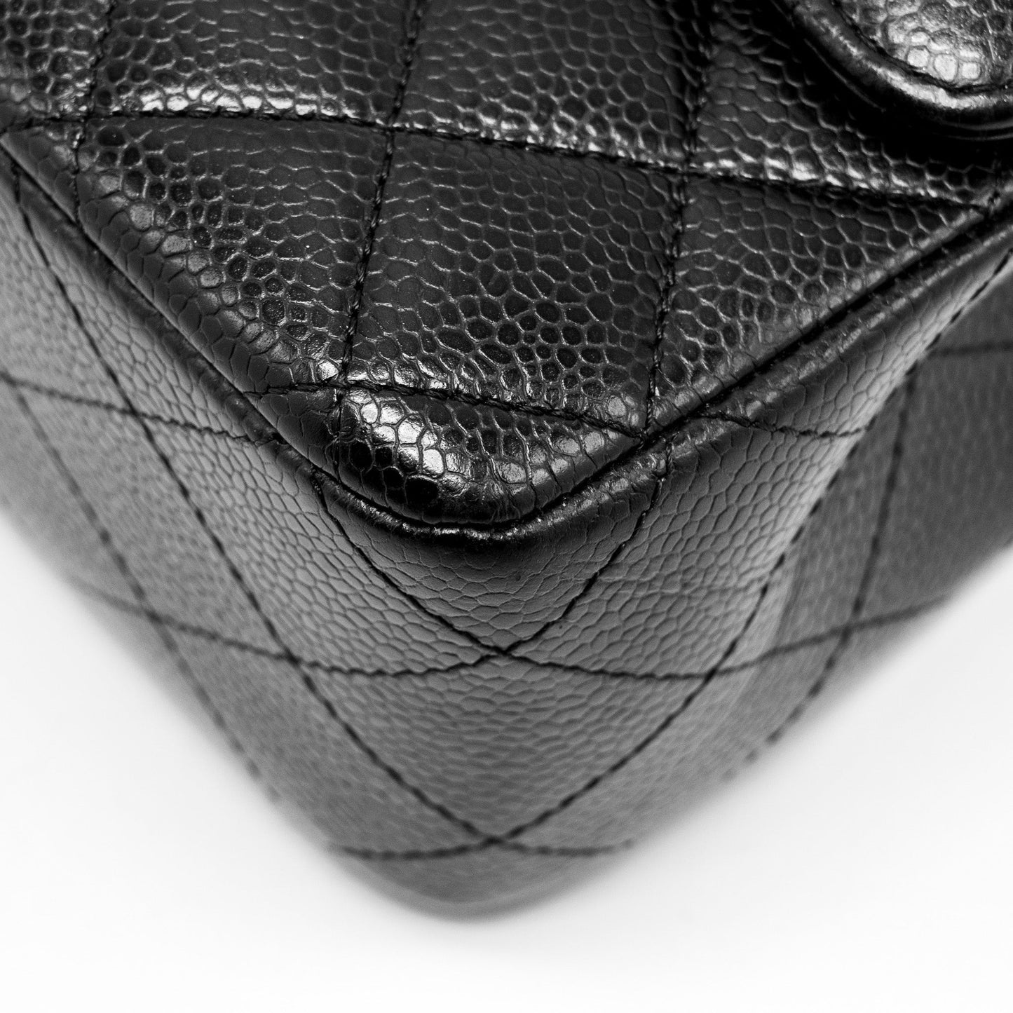 Chanel Medium Classic Double Flap Bag CAVIAR Black  (Microchip)