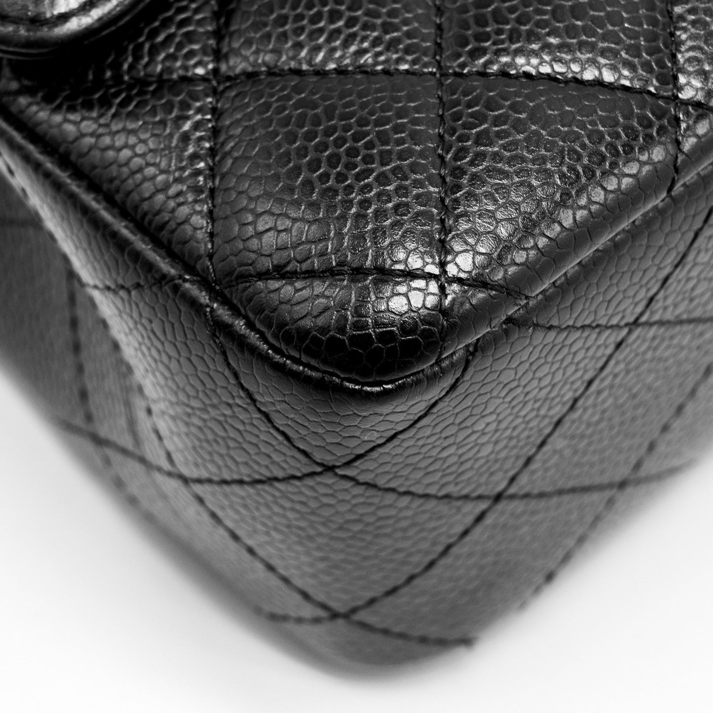 Chanel Medium Classic Double Flap Bag CAVIAR Black  (Microchip)