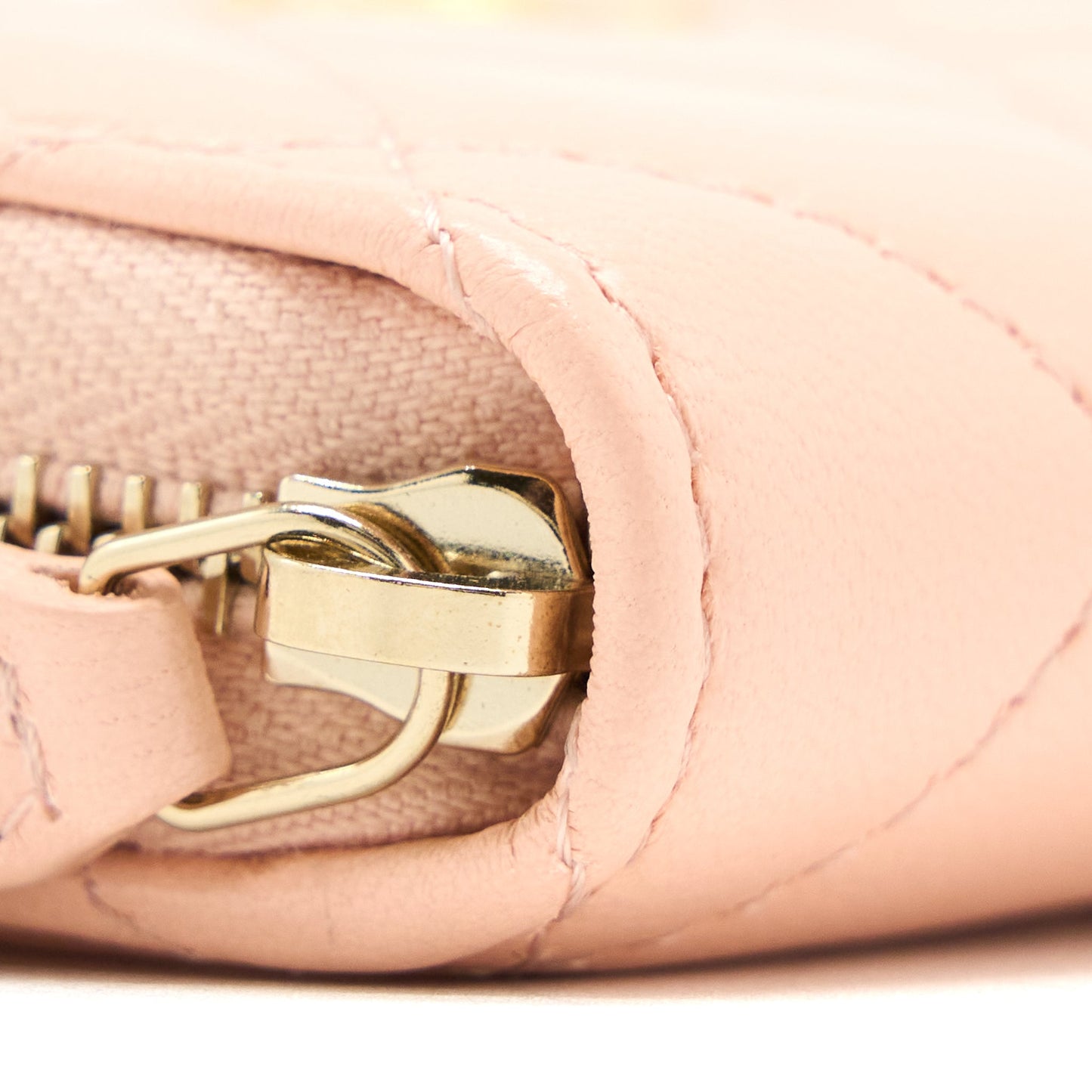 Chanel Pearl Crush Zippy Card Holder Lambskin Light Pink Brushed
