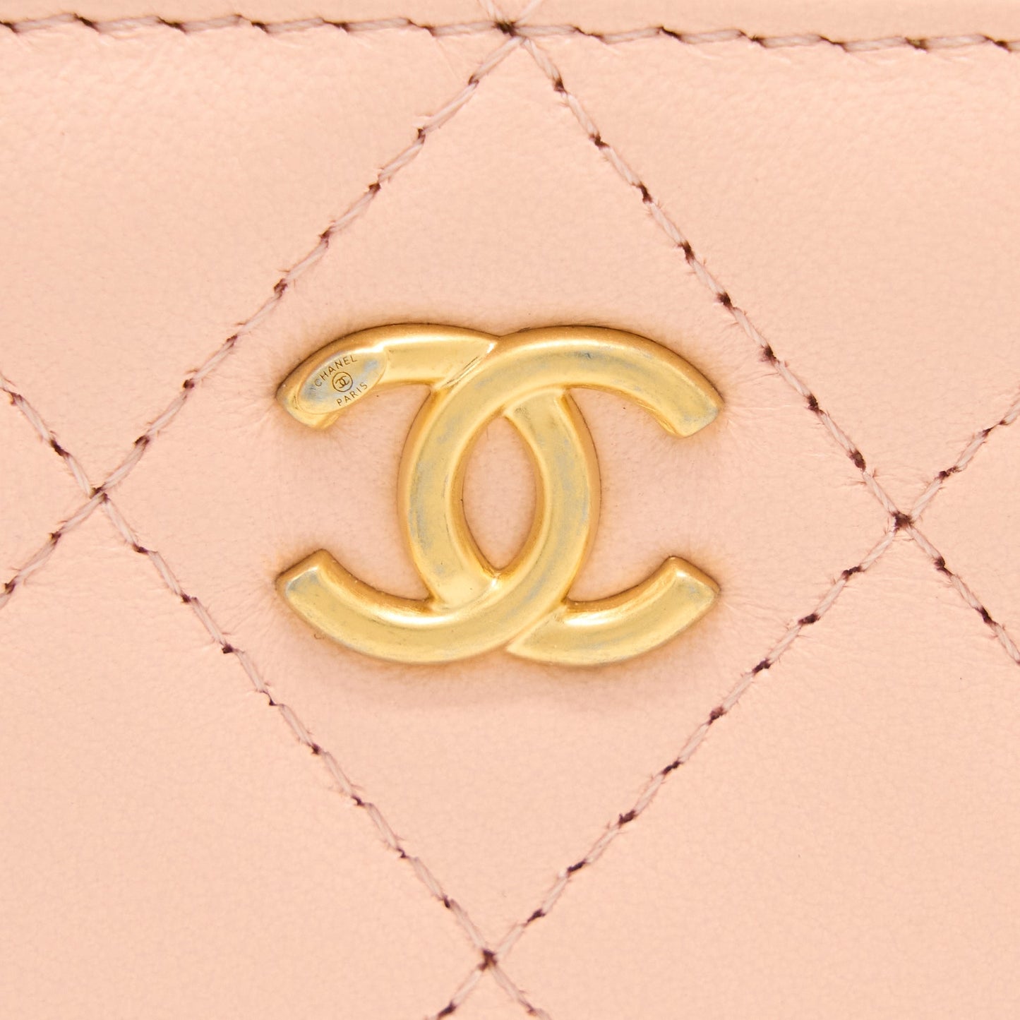 Chanel Pearl Crush Zippy Card Holder Lambskin Light Pink Brushed