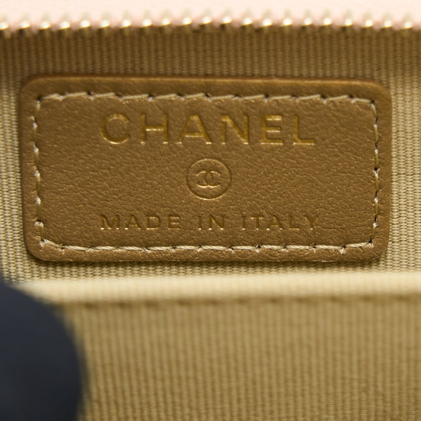 Chanel Pearl Crush Zippy Card Holder Lambskin Light Pink Brushed