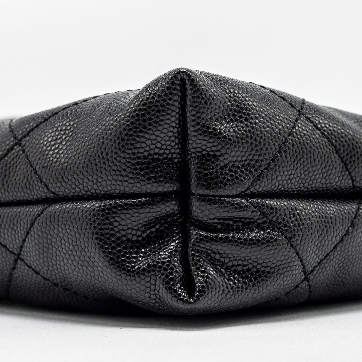 Chanel Mini 22 Bag Caviar Black  (Microchip)