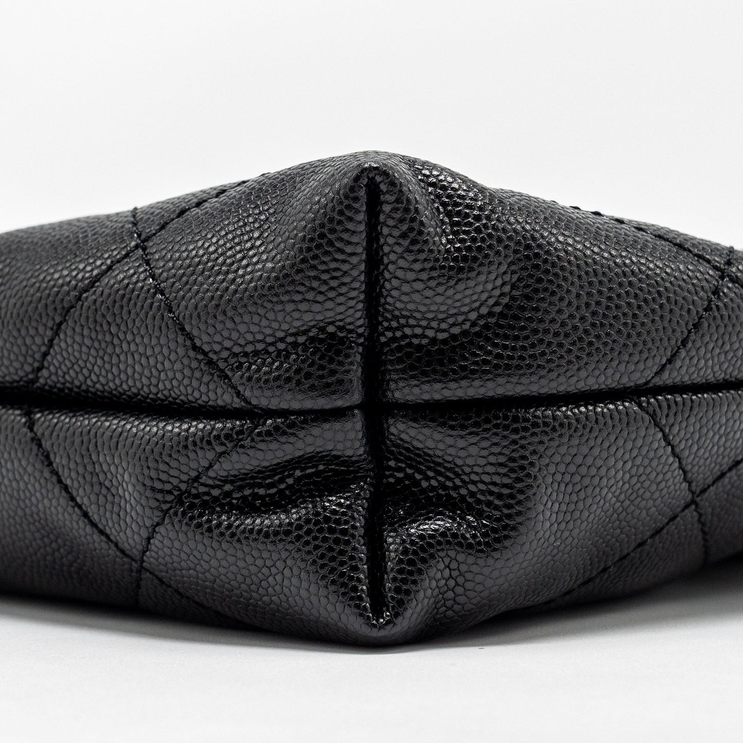 Chanel Mini 22 Bag Caviar Black  (Microchip)