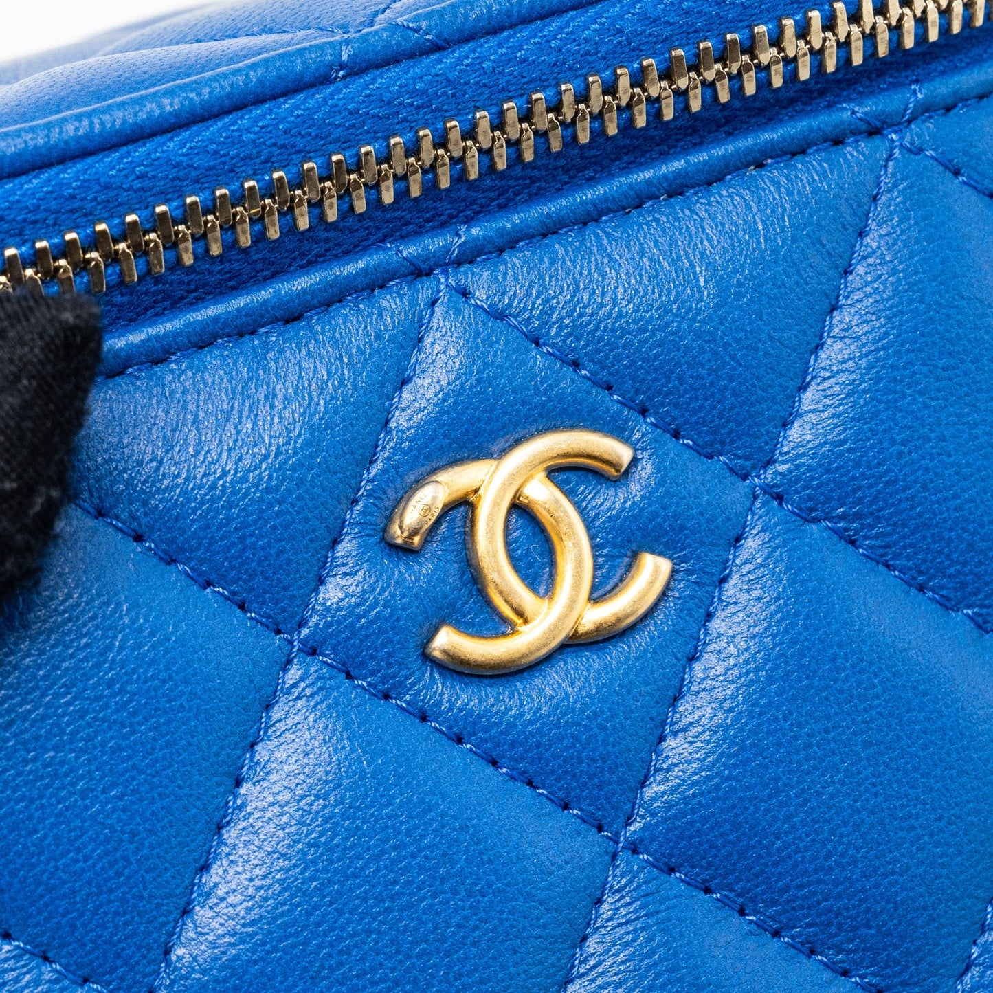 Chanel Pearl Crush Mini Vanity Lambskin Blue (microchip)
