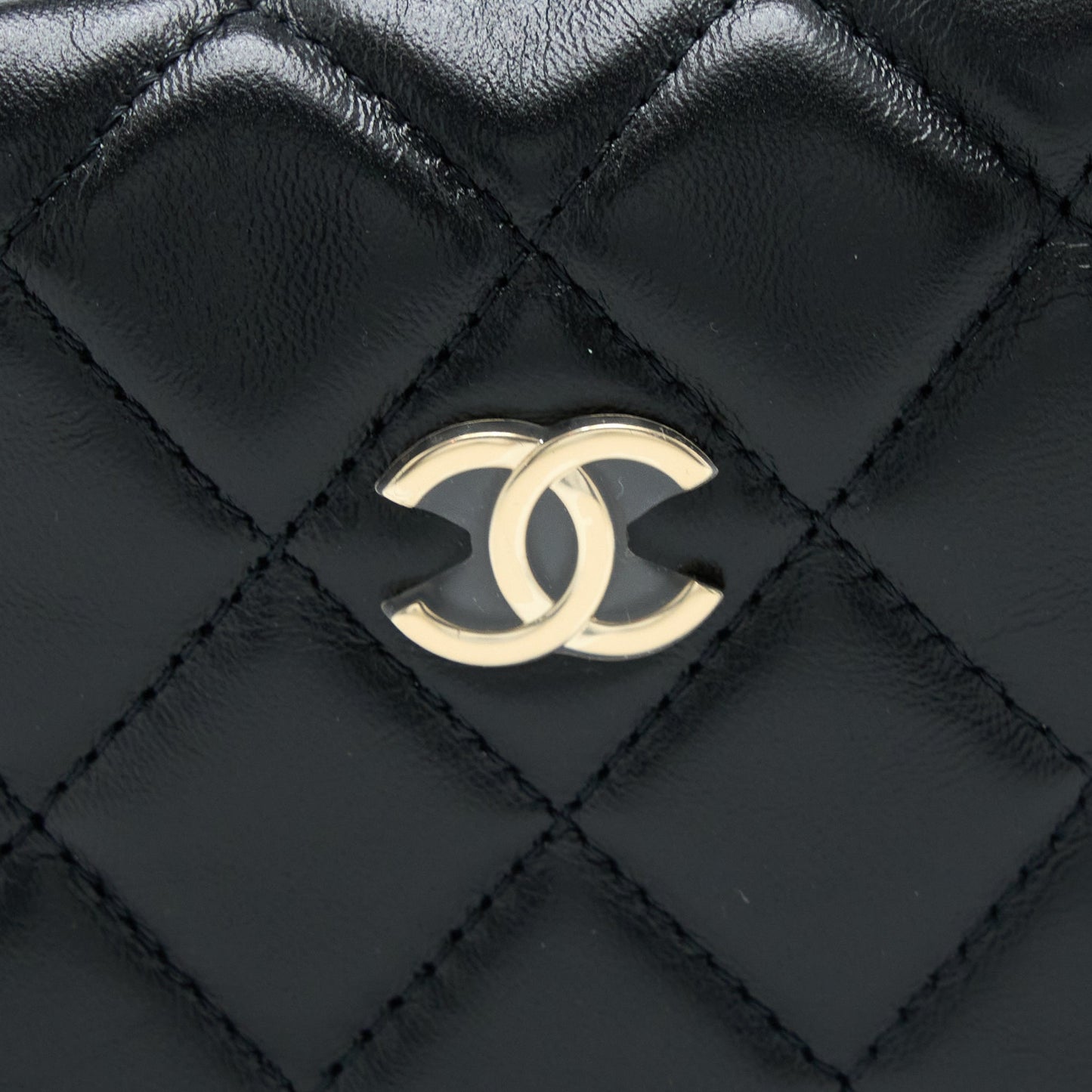 Chanel 23C Round Clutch Lambskin Black L (Microchip)