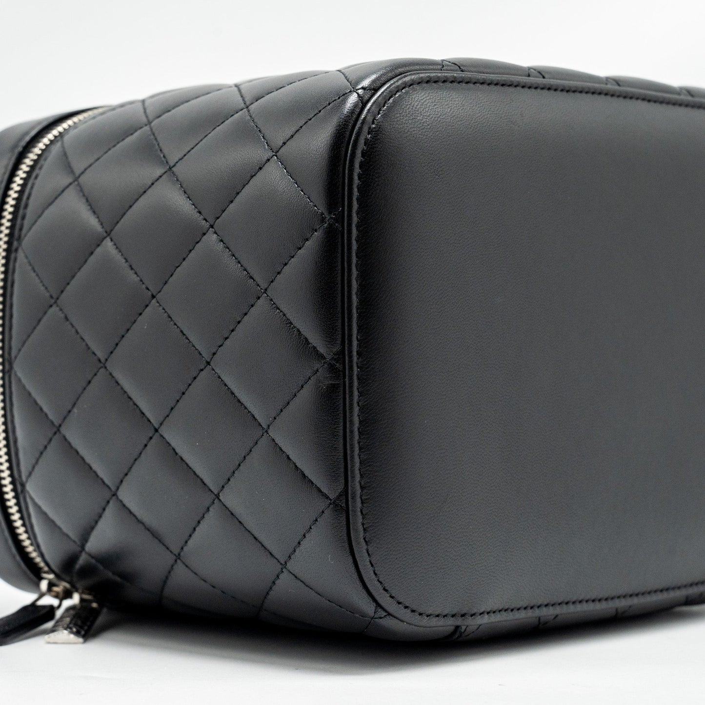 CHANEL Quilted Vanity Case Lambskin Black