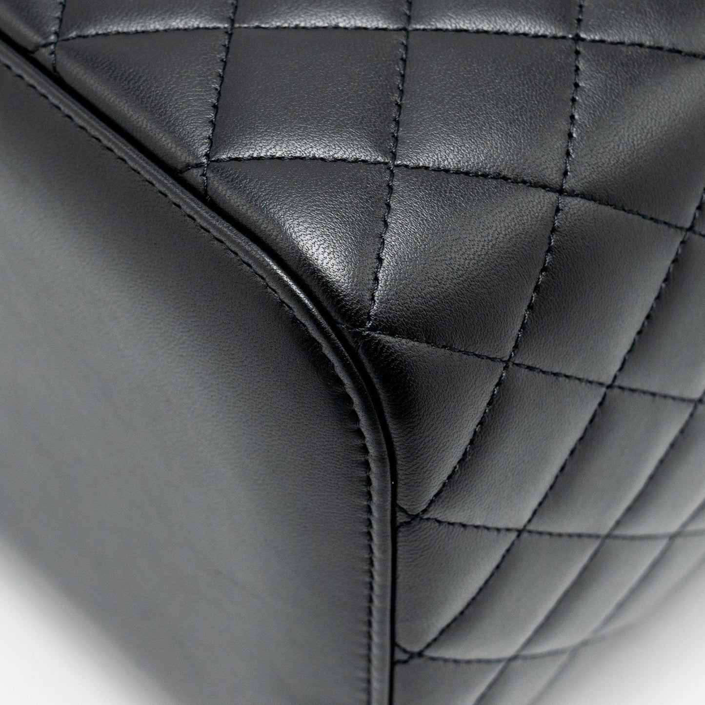 CHANEL Quilted Vanity Case Lambskin Black
