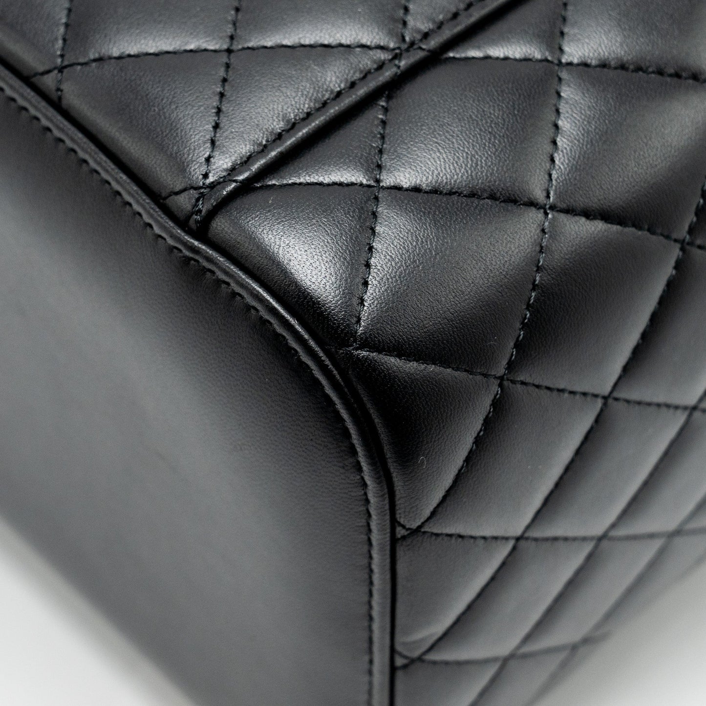 CHANEL Quilted Vanity Case Lambskin Black