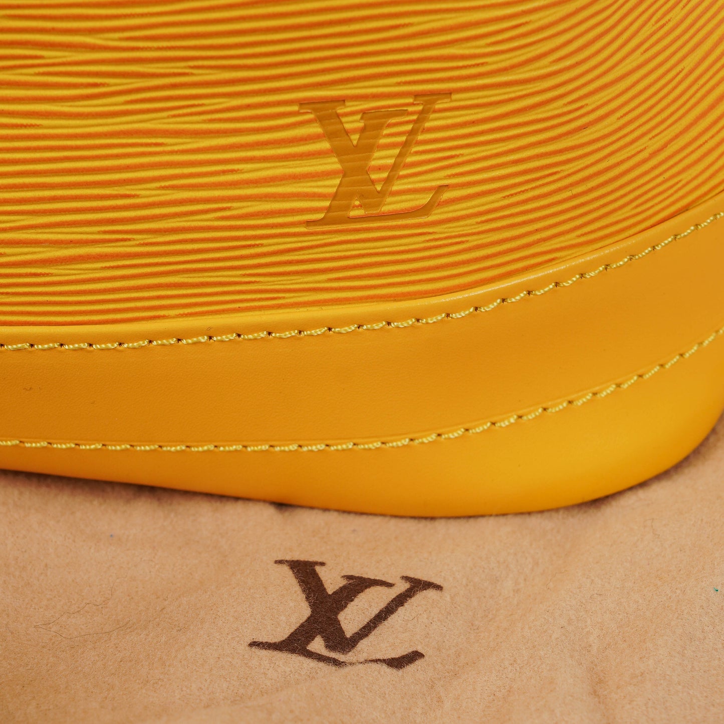 Louis Vuitton Noe Grande GM Yellow EPI Leather Shoulder Bag
