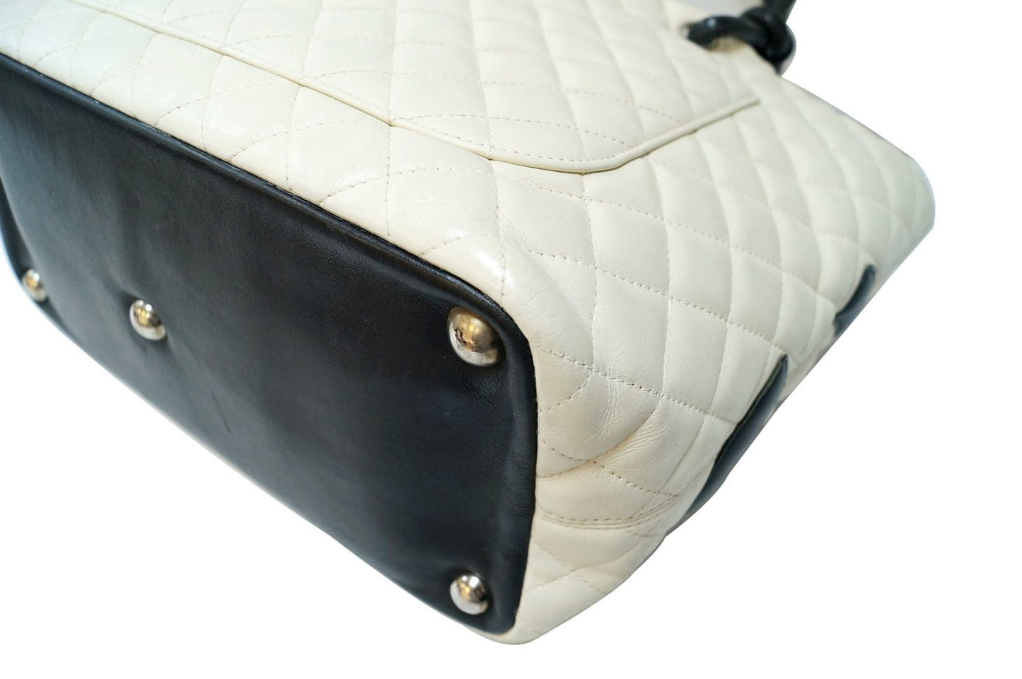 CHANEL White Quilted Leather Ligne Cambon Tote Bag