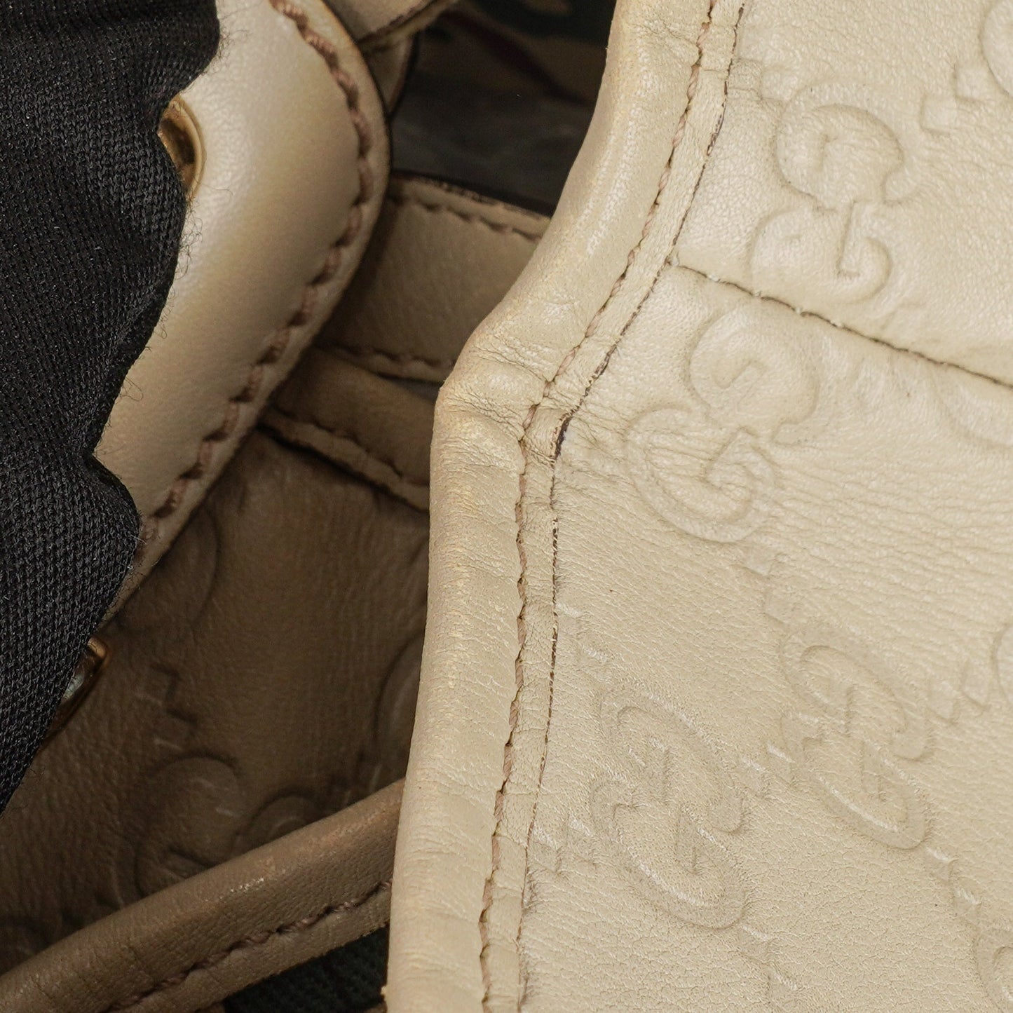 Gucci Guccissima Medium Pelham Shoulder Bag