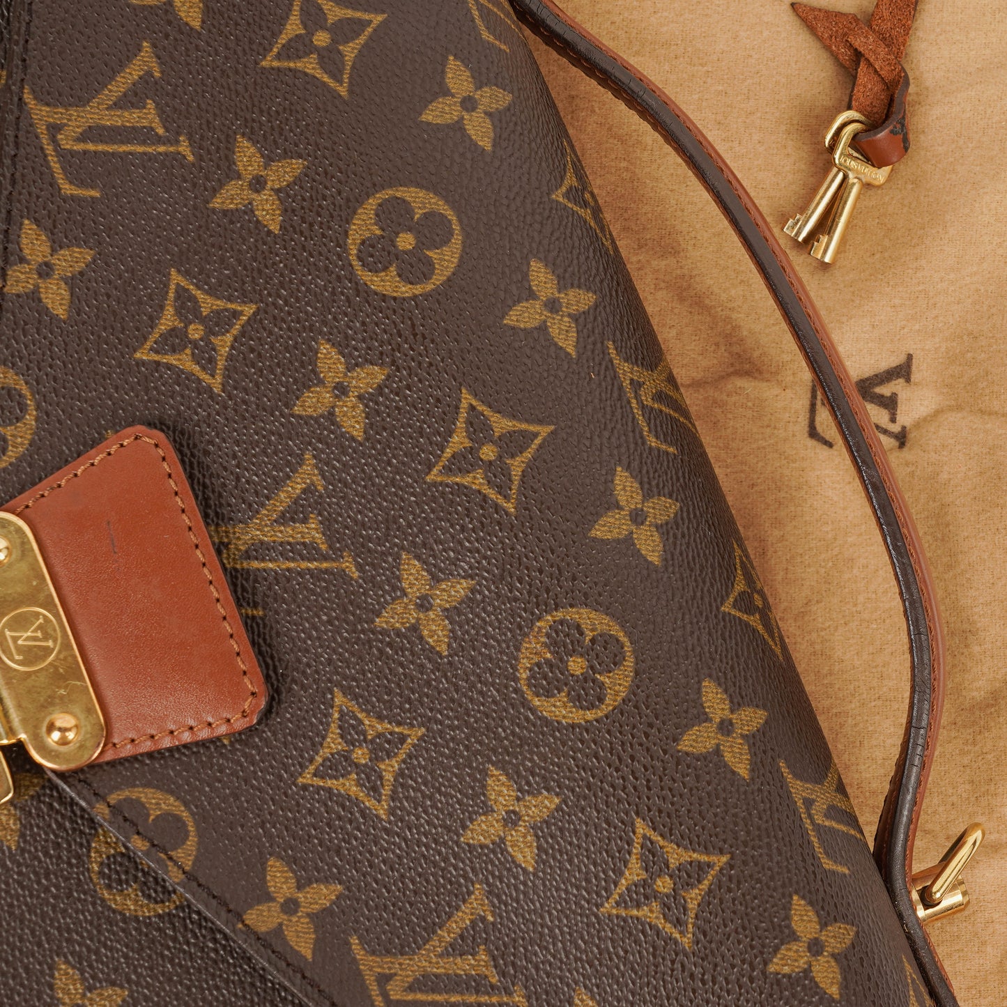 Louis Vuitton Monceau 28 Monogram Canvas Bag