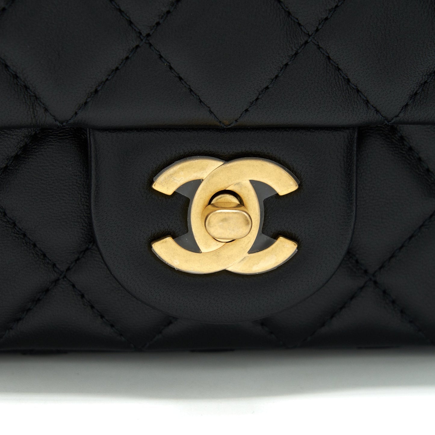 Chanel 22C pearl crush mini Rectangular Lambskin Black