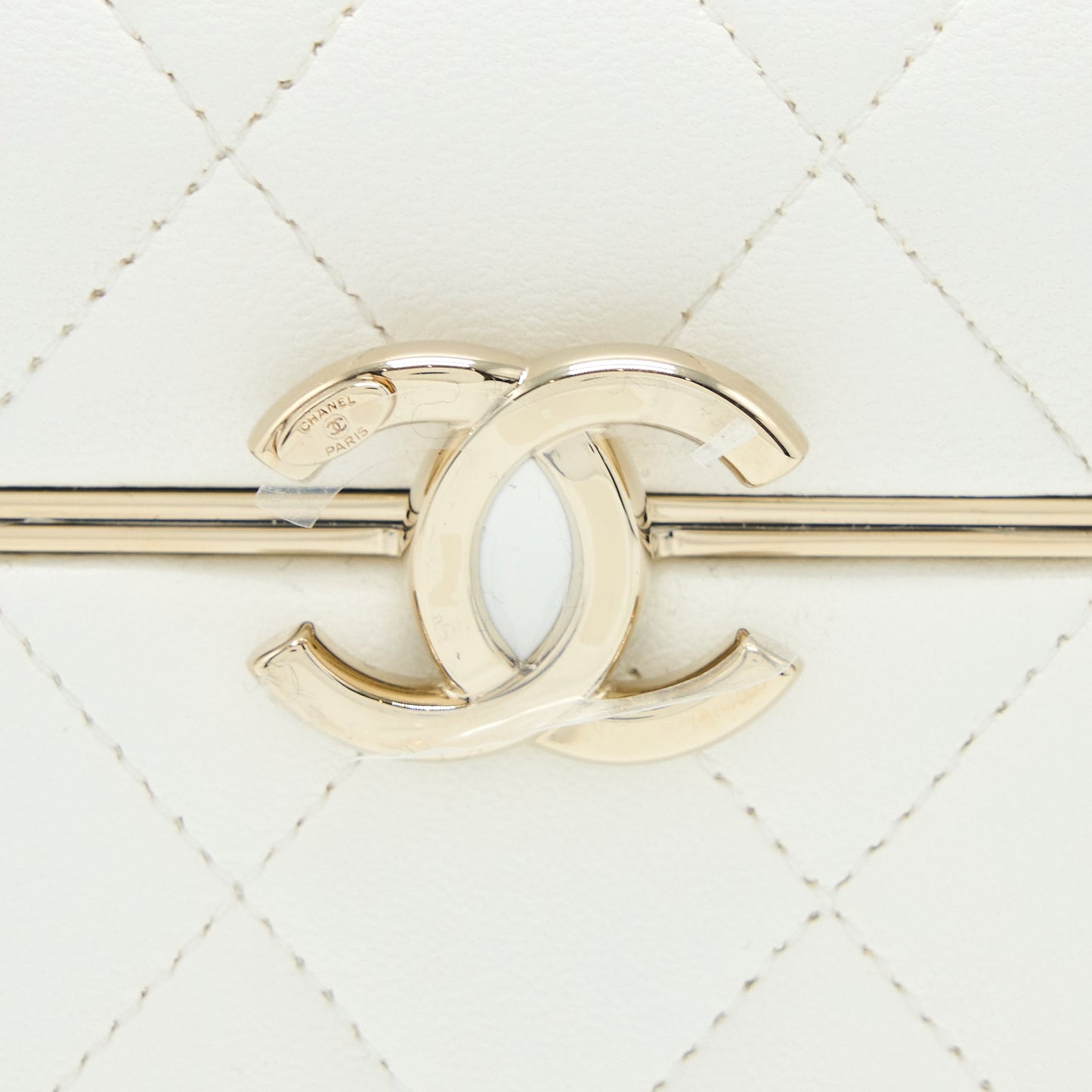 Chanel 22P Quilted Mini Box Vanity With Chain Lambskin White L