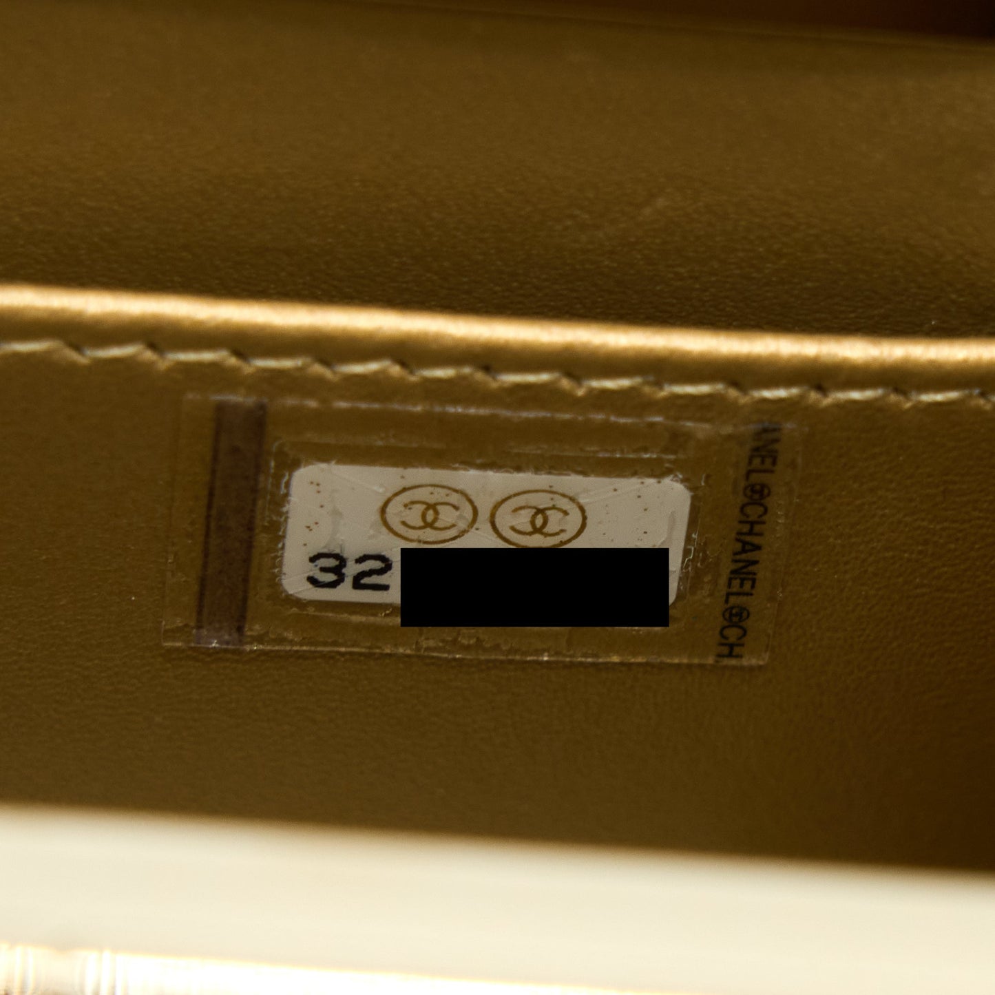 Chanel 22P Quilted Mini Box Vanity With Chain Lambskin White L