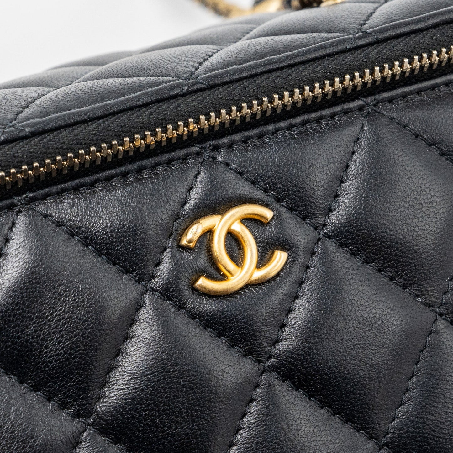 Chanel Pearl Crush Long Vanity Case Lambskin Black