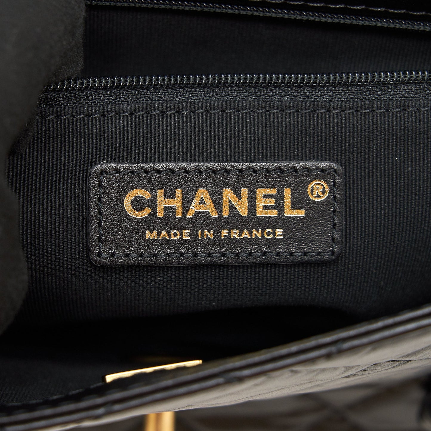 Chanel 21B Messenger Bag Calfskin Black