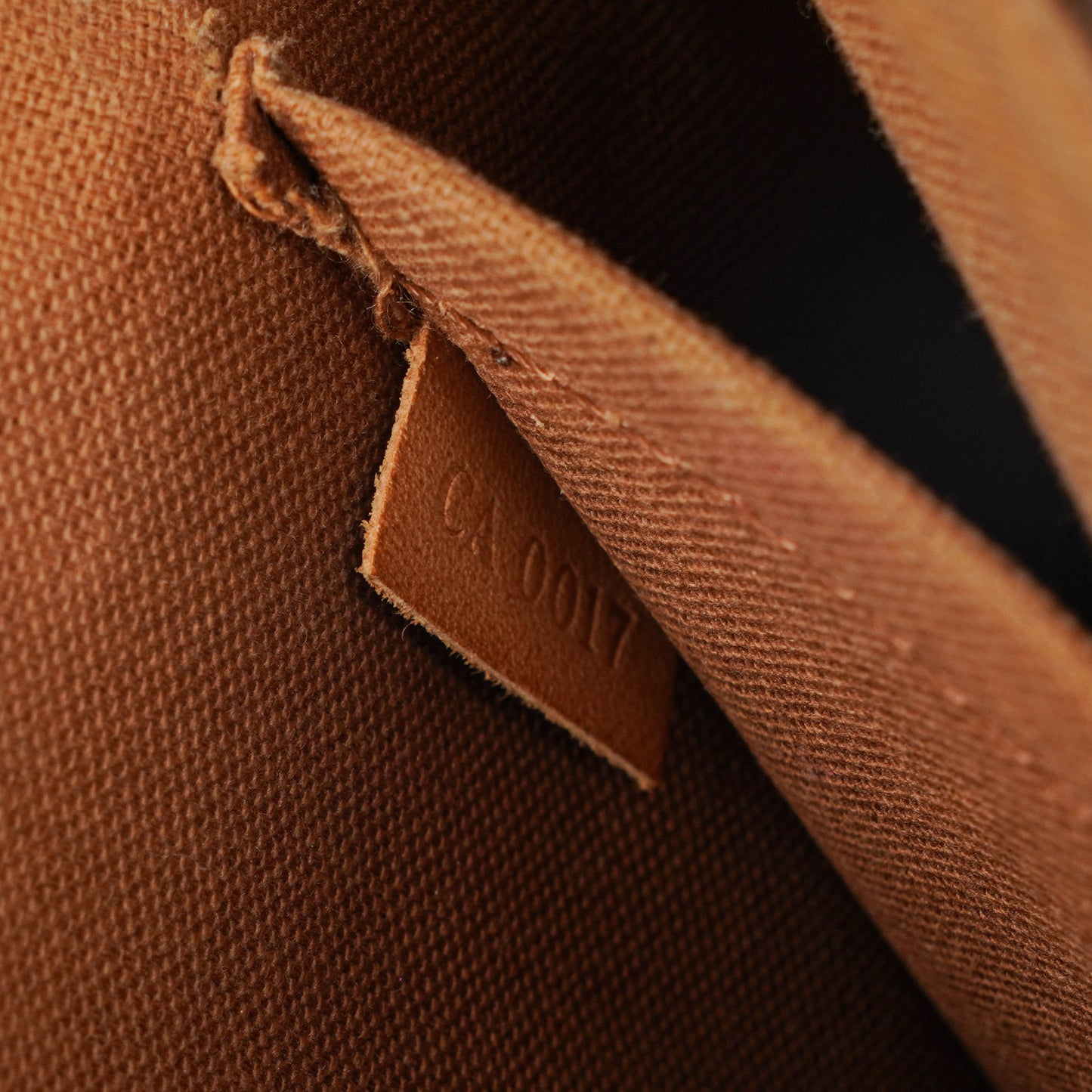 Louis Vuitton Monogram Coated Canvas Riveting Limited Edition Pochette Accessories Clutch Bag