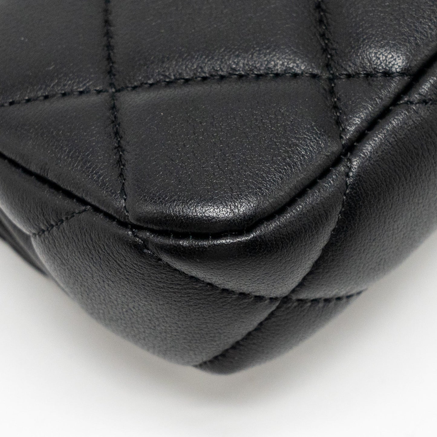Chanel 21A top handle mini flap card holder with chain lambskin black