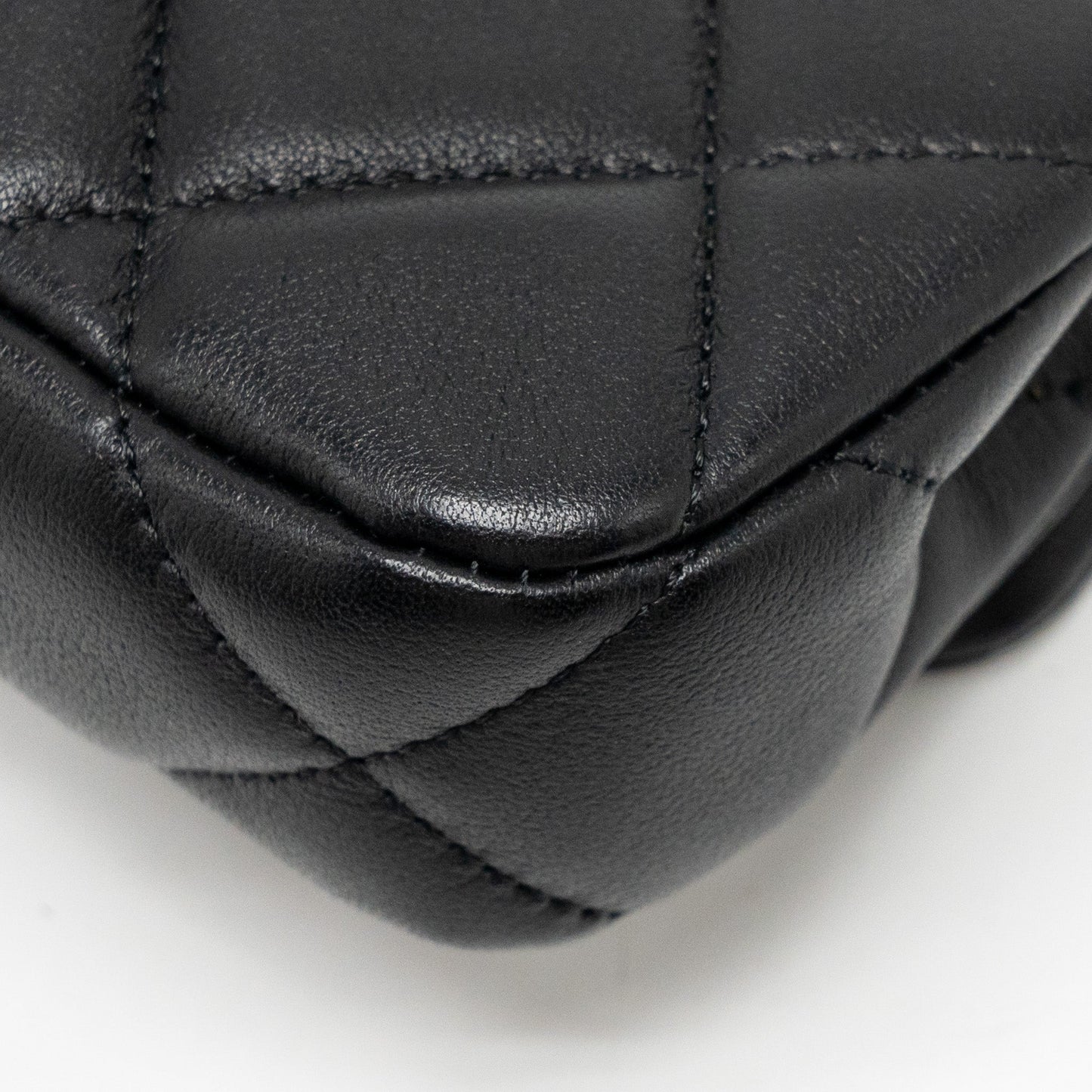 Chanel 21A top handle mini flap card holder with chain lambskin black