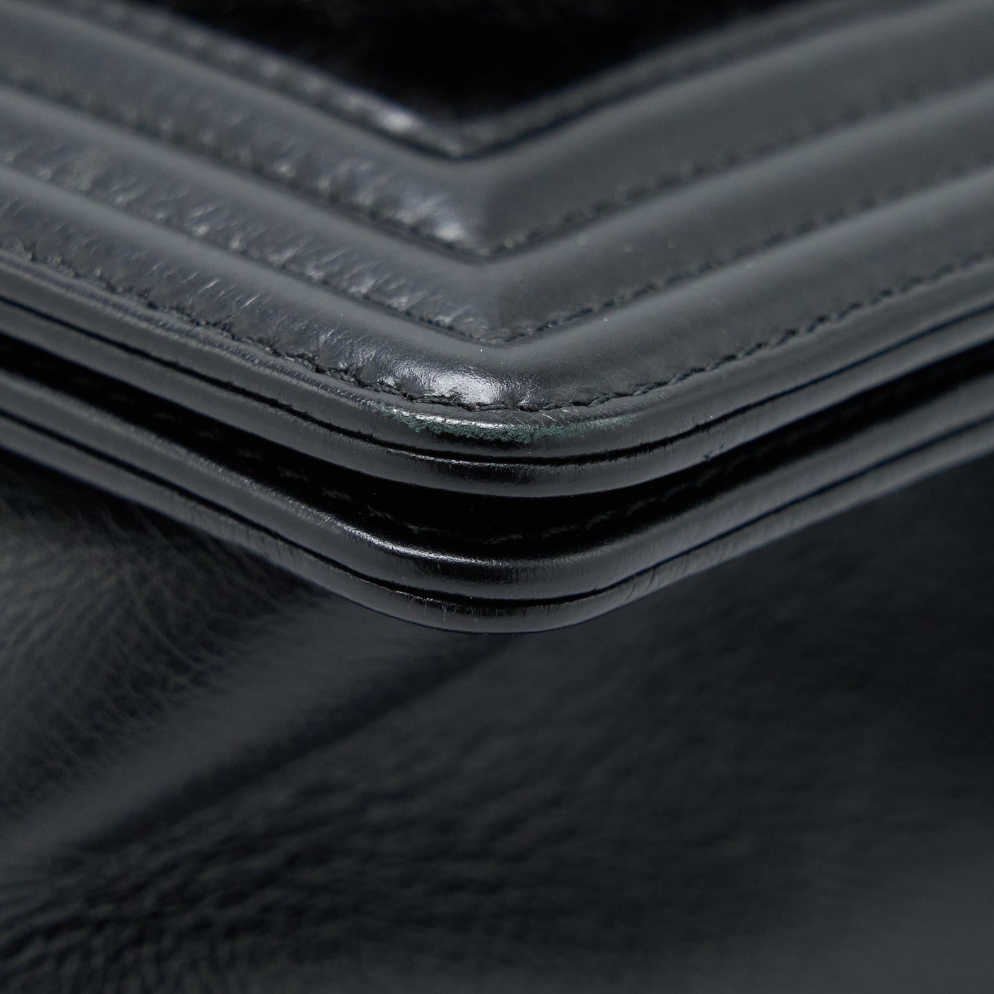 Chanel Medium Boy Bag Goathair/Calfskin Black