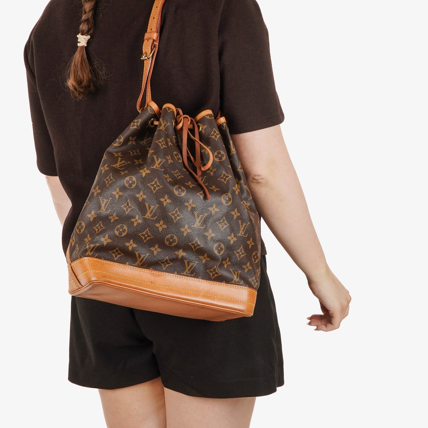 Louis Vuitton Noe Grande GM Monogram Canvas Shoulder Bag