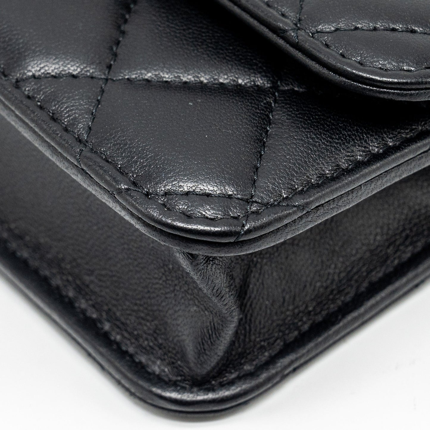 Chanel Pearl Crush mini flap wallet with chain lambskin black  (microchip)