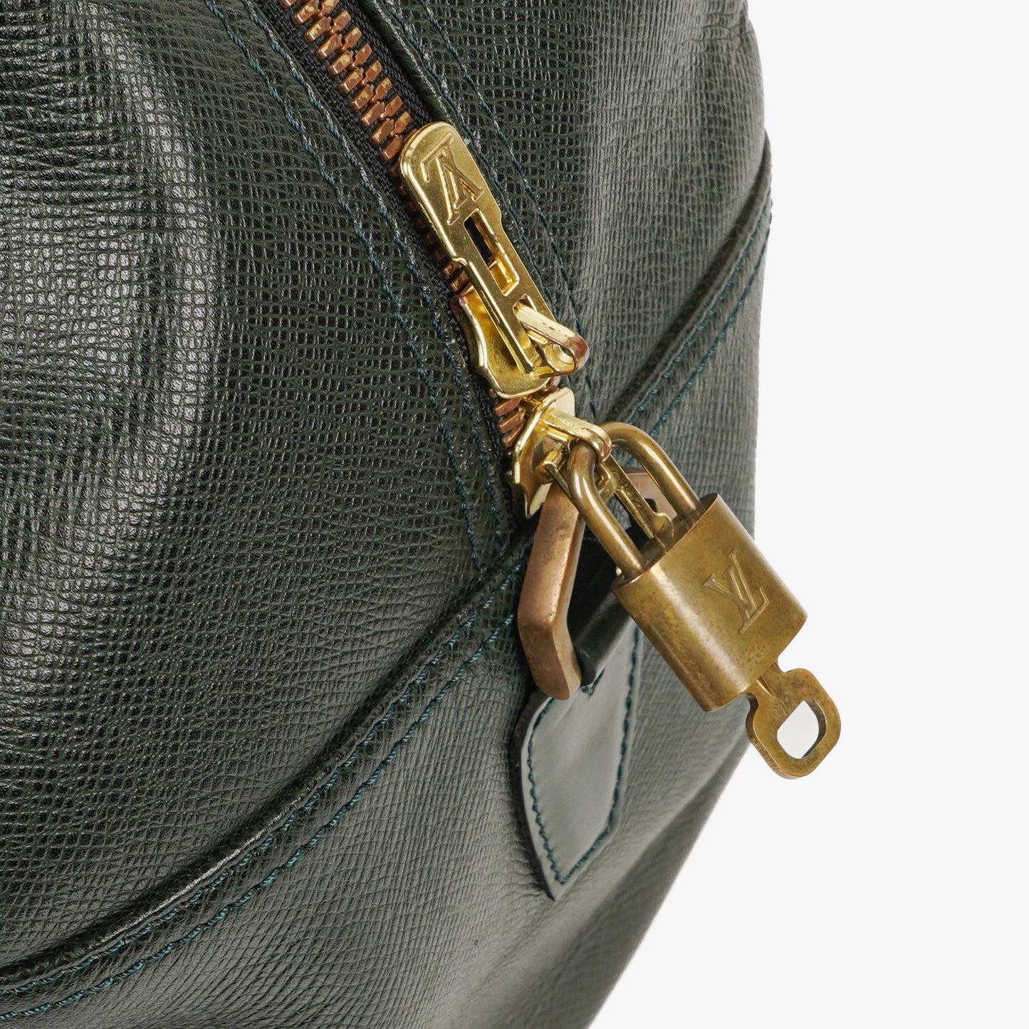 Louis Vuitton Kendall Epicea Green Taiga Leather Bag