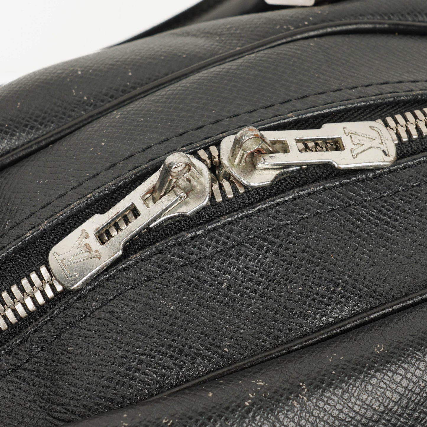 Louis Vuitton Grey Taiga Leather Kendall Keepall Bag
