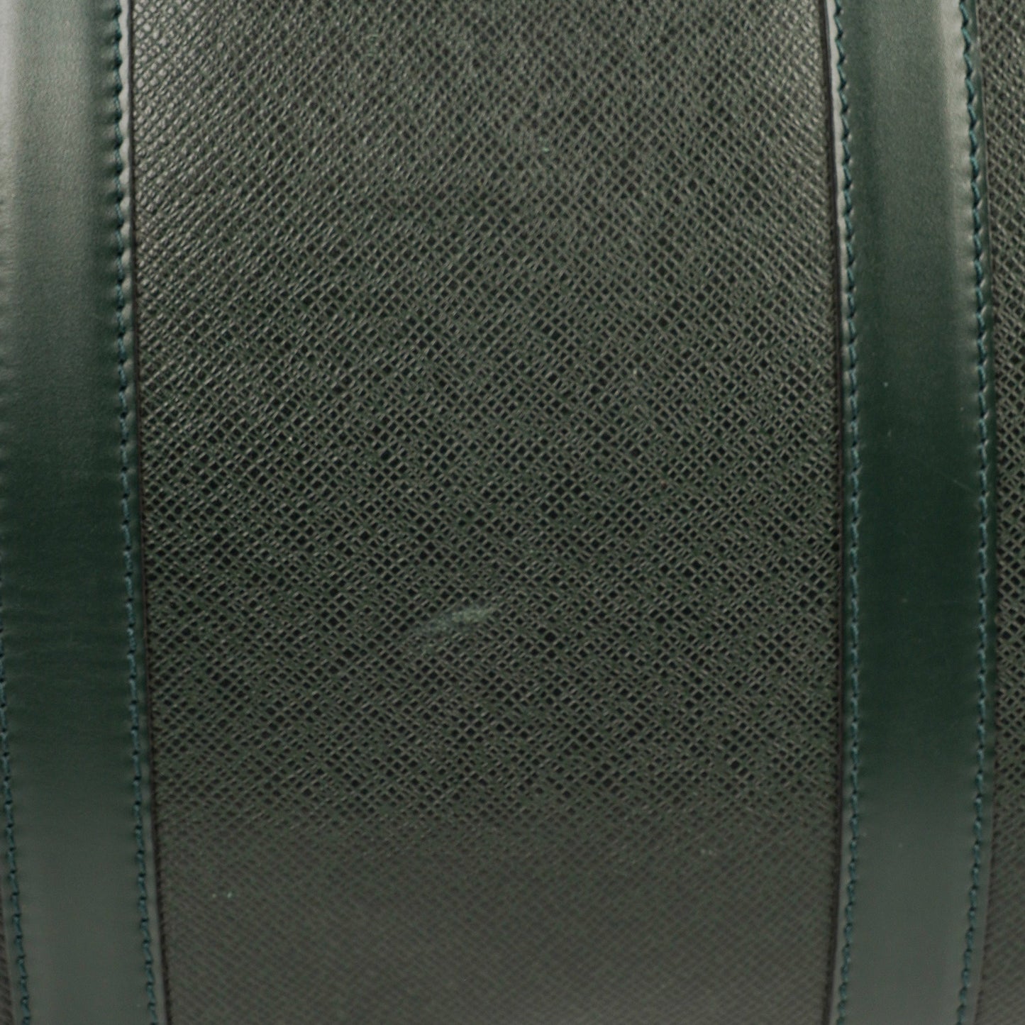Louis Vuitton Kendall Epicea Green Taiga Leather Bag