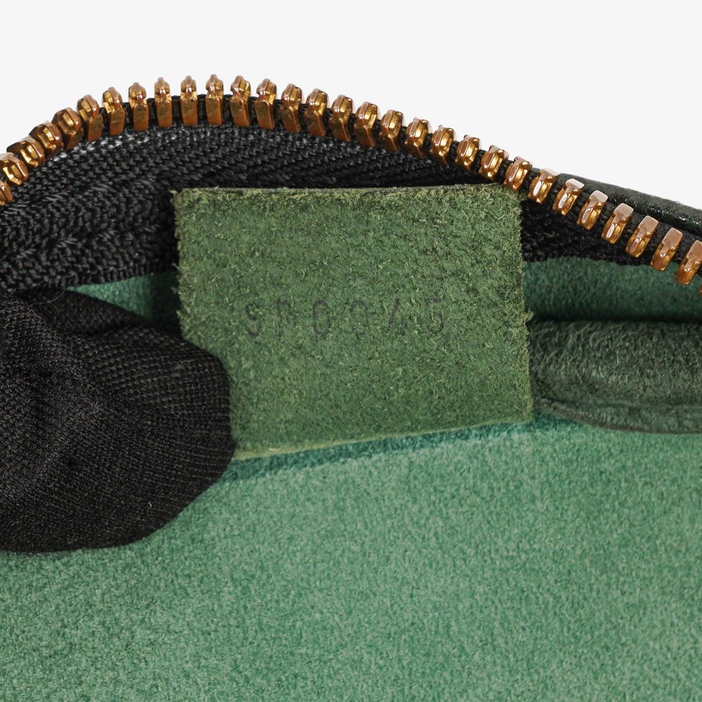 Louis Vuitton Kendall Epicea Green Taiga Leather Bag