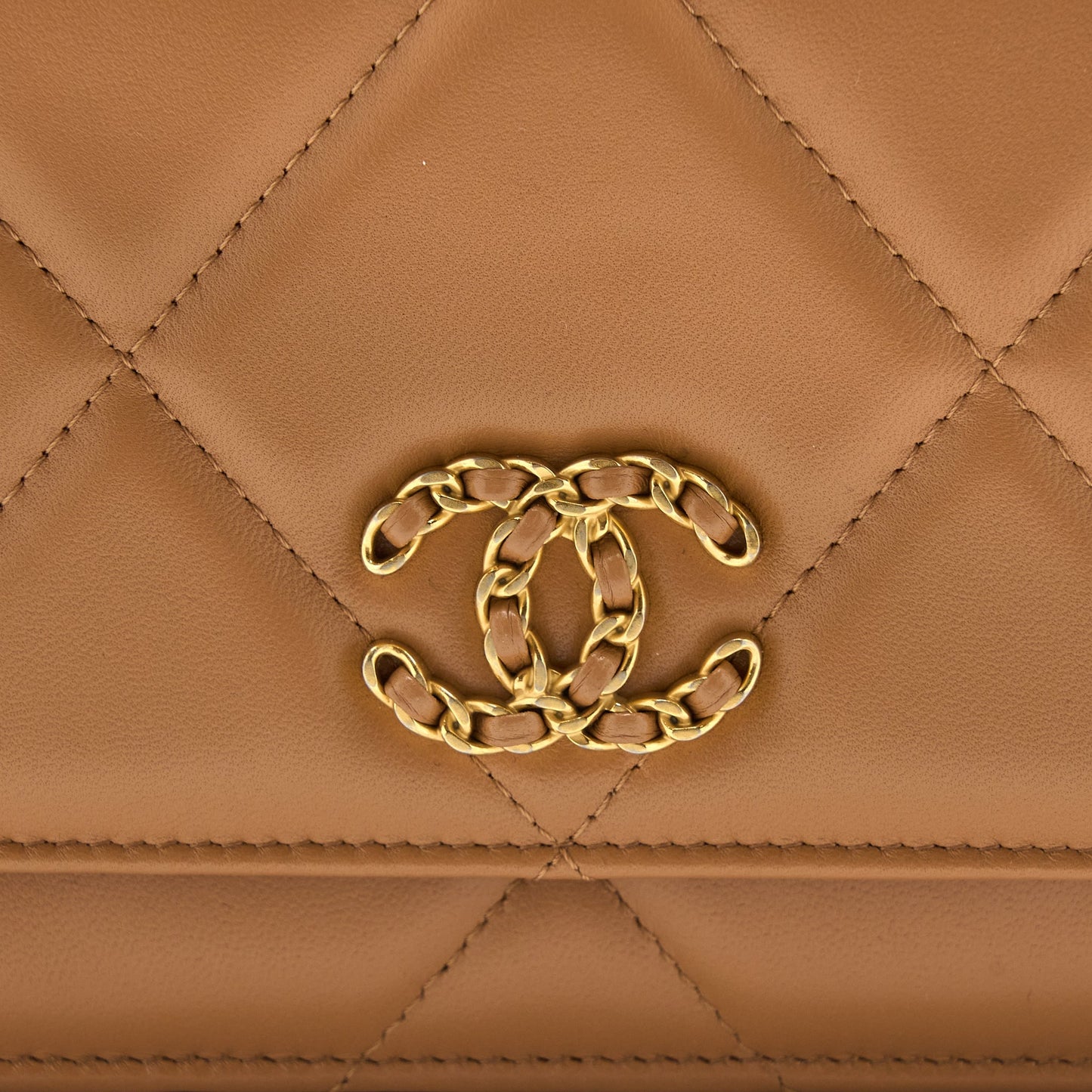 Chanel 19 Wallet on Chain Lambskin Caramel Multicolour Hardware (Microchip)