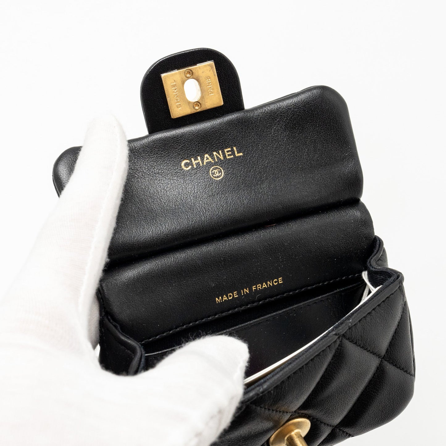 Chanel 21A top handle mini flap card holder with chain lambskin black