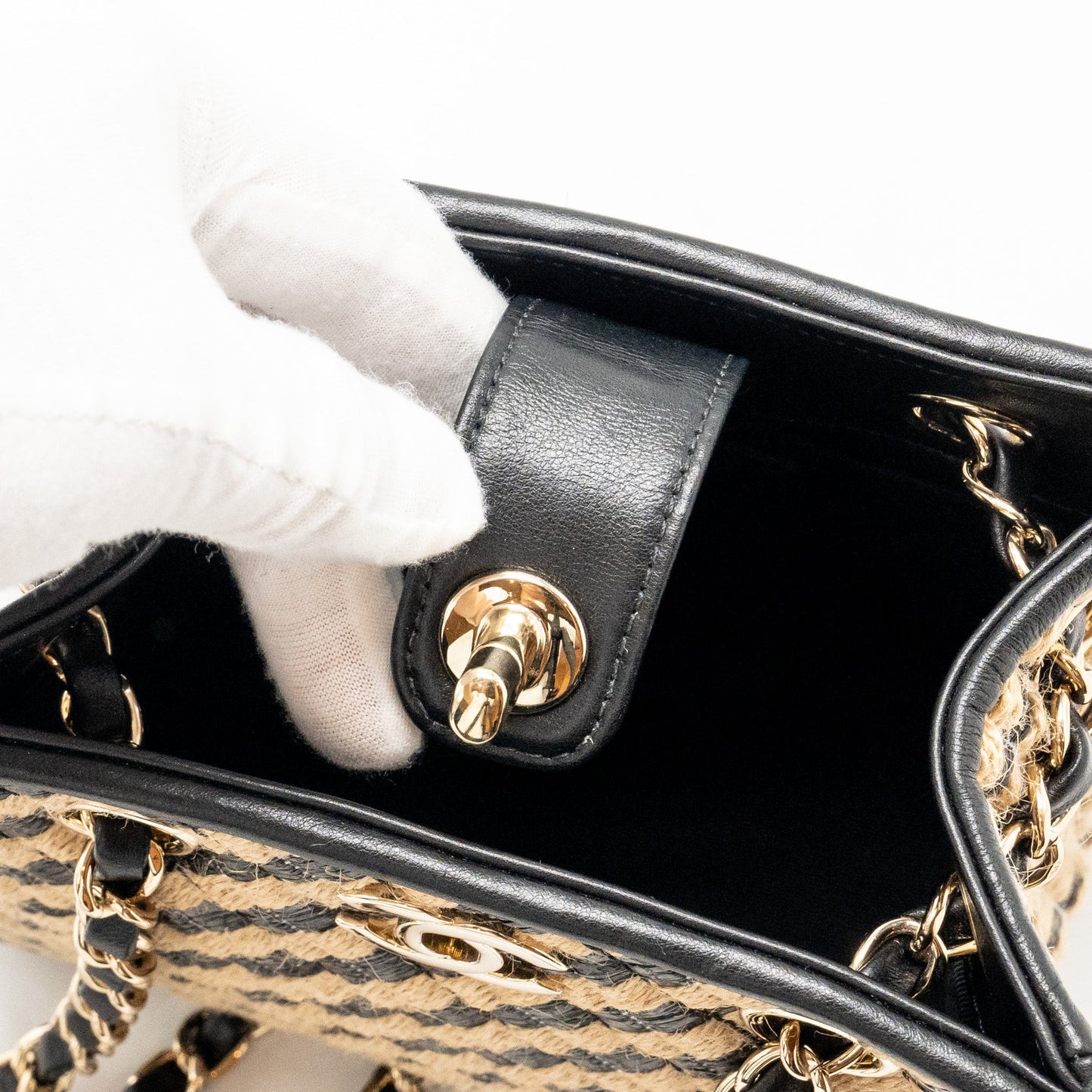 Chanel Urban Jungle Bucket Bag Raffia/Leather Black/Beige L