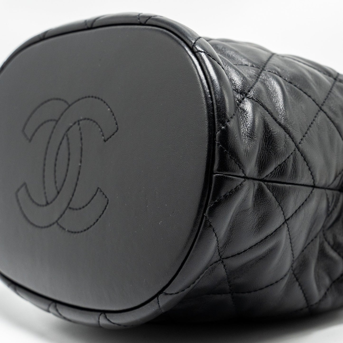Chanel 22p Drawstring Bucket Bag Lambskin Black  (Microchip)