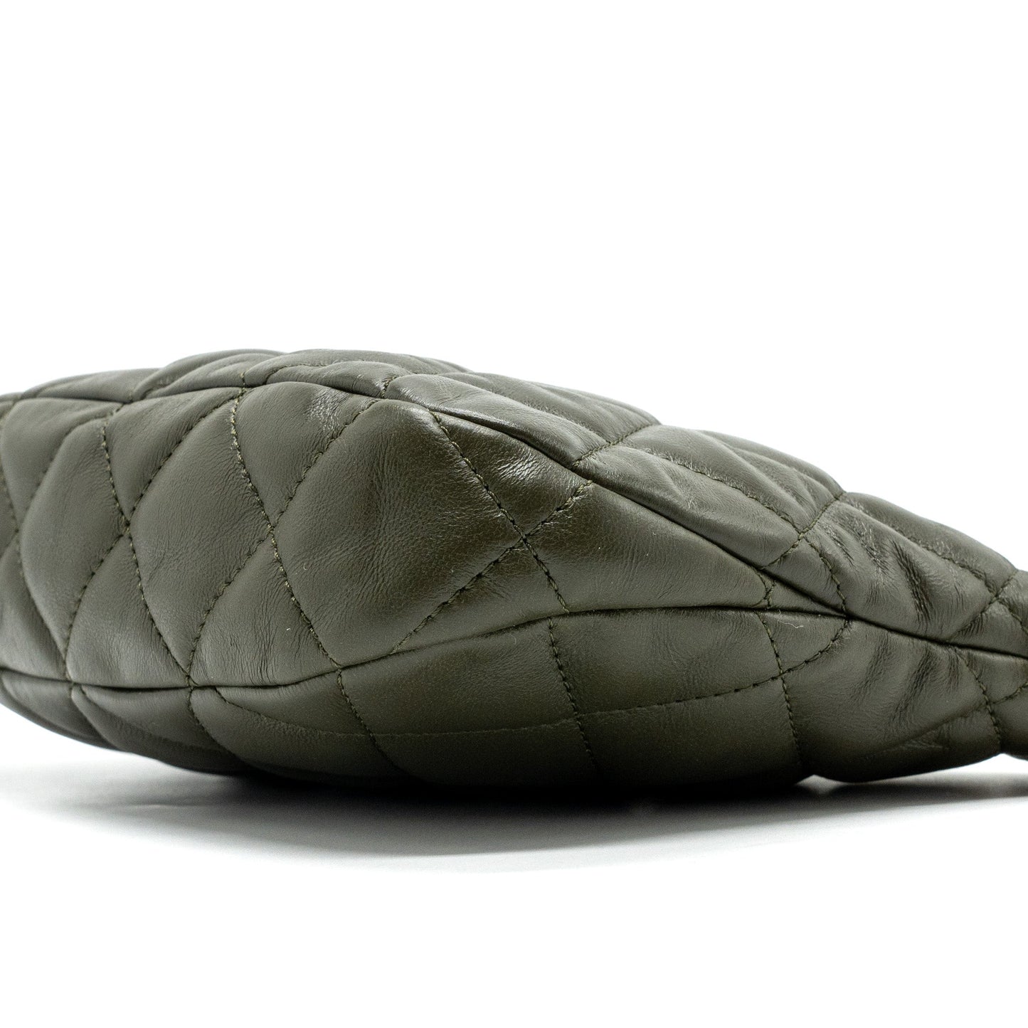 Chanel 22k Hobo Bag Lambskin Green  (microchip)